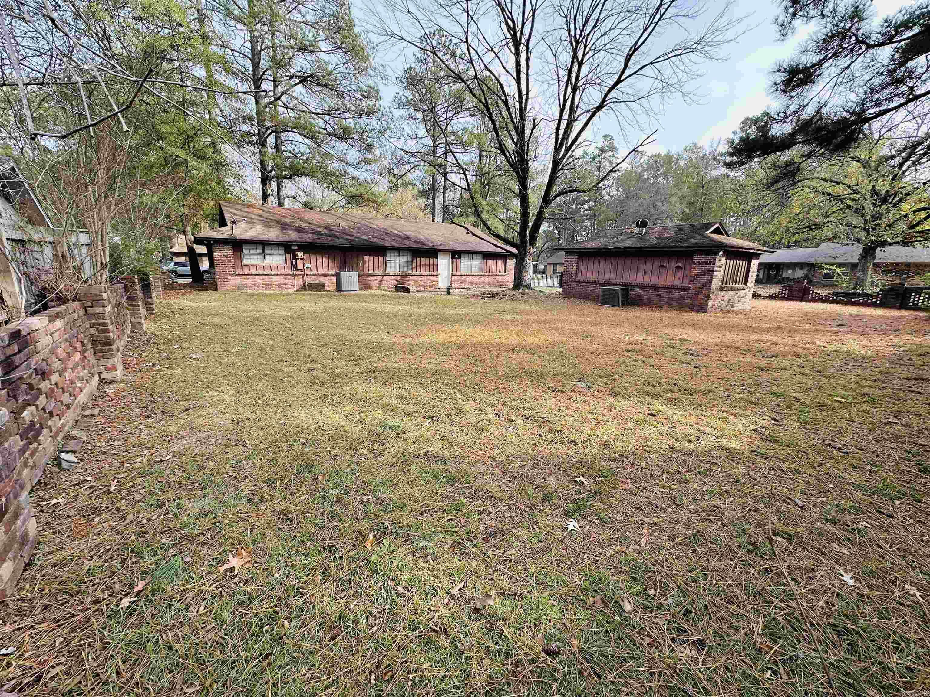 1916 Sunset Cove  Pine Bluff, AR