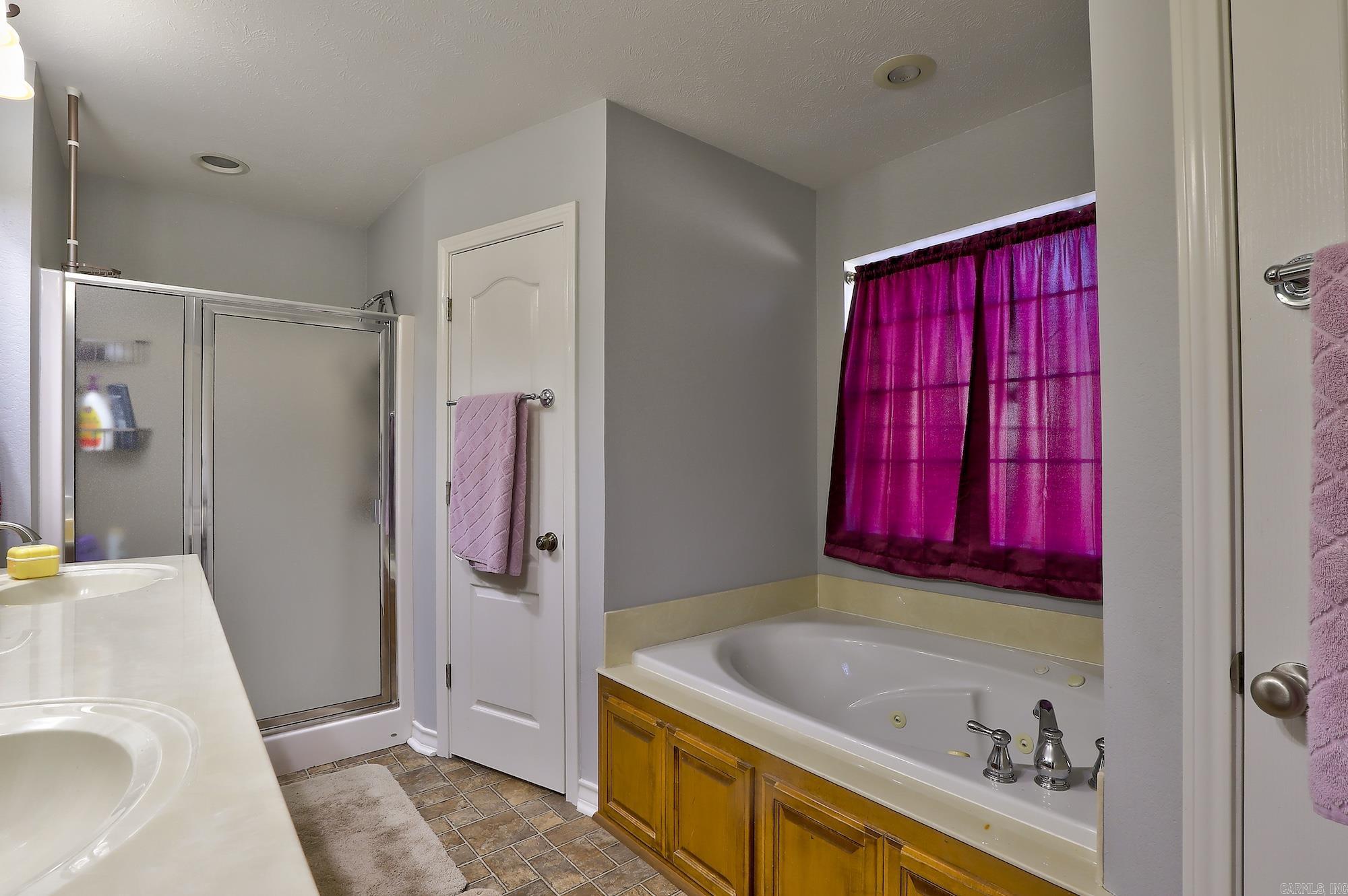 506 E Greenfield  Wake Village, TX