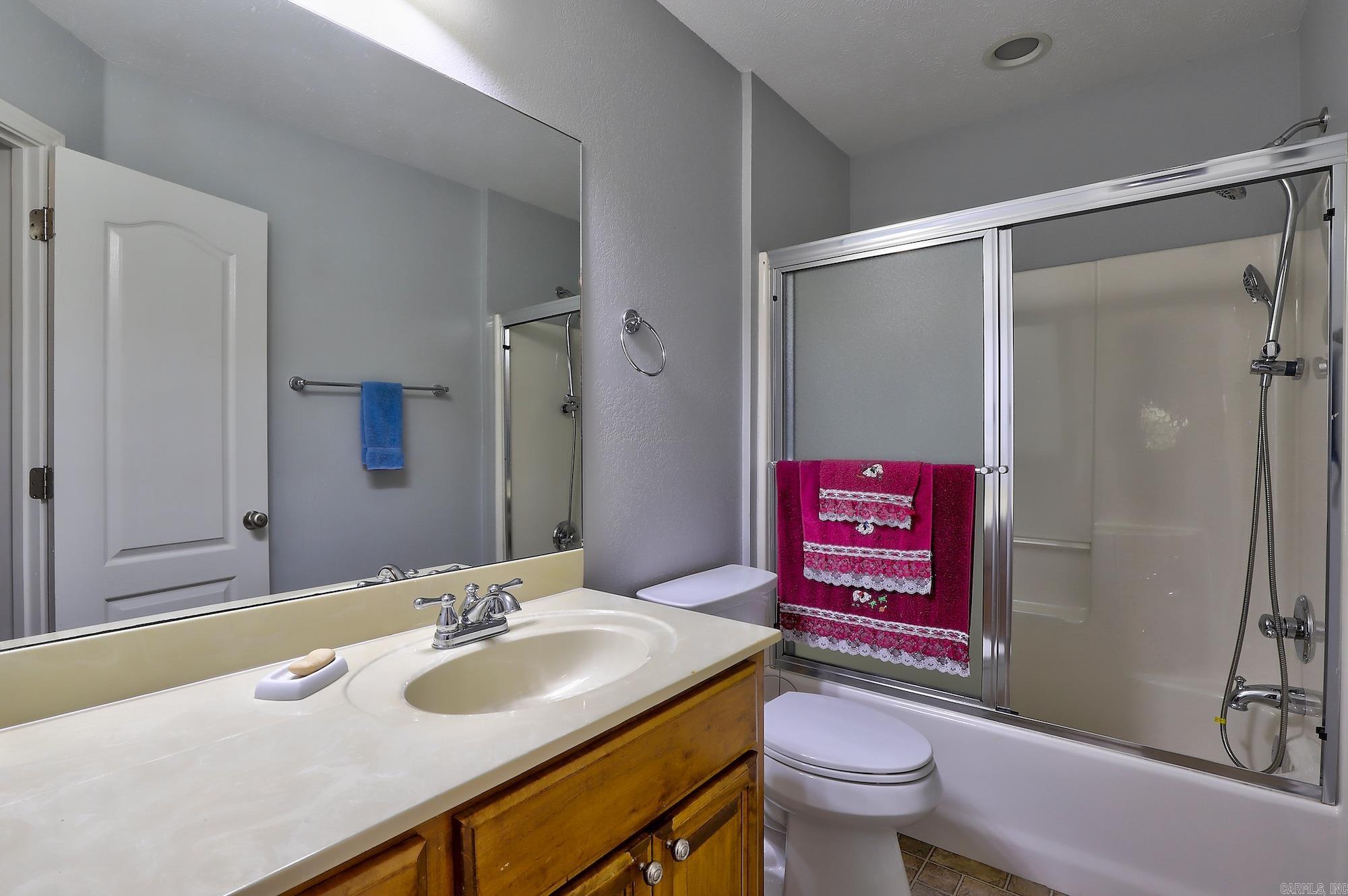 506 E Greenfield  Wake Village, TX