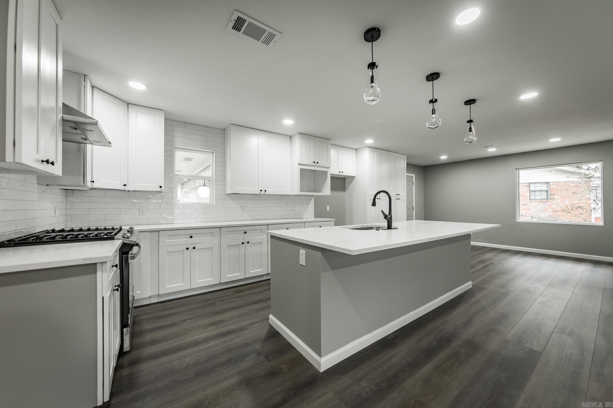 3 Dunfrettin  Sherwood, AR