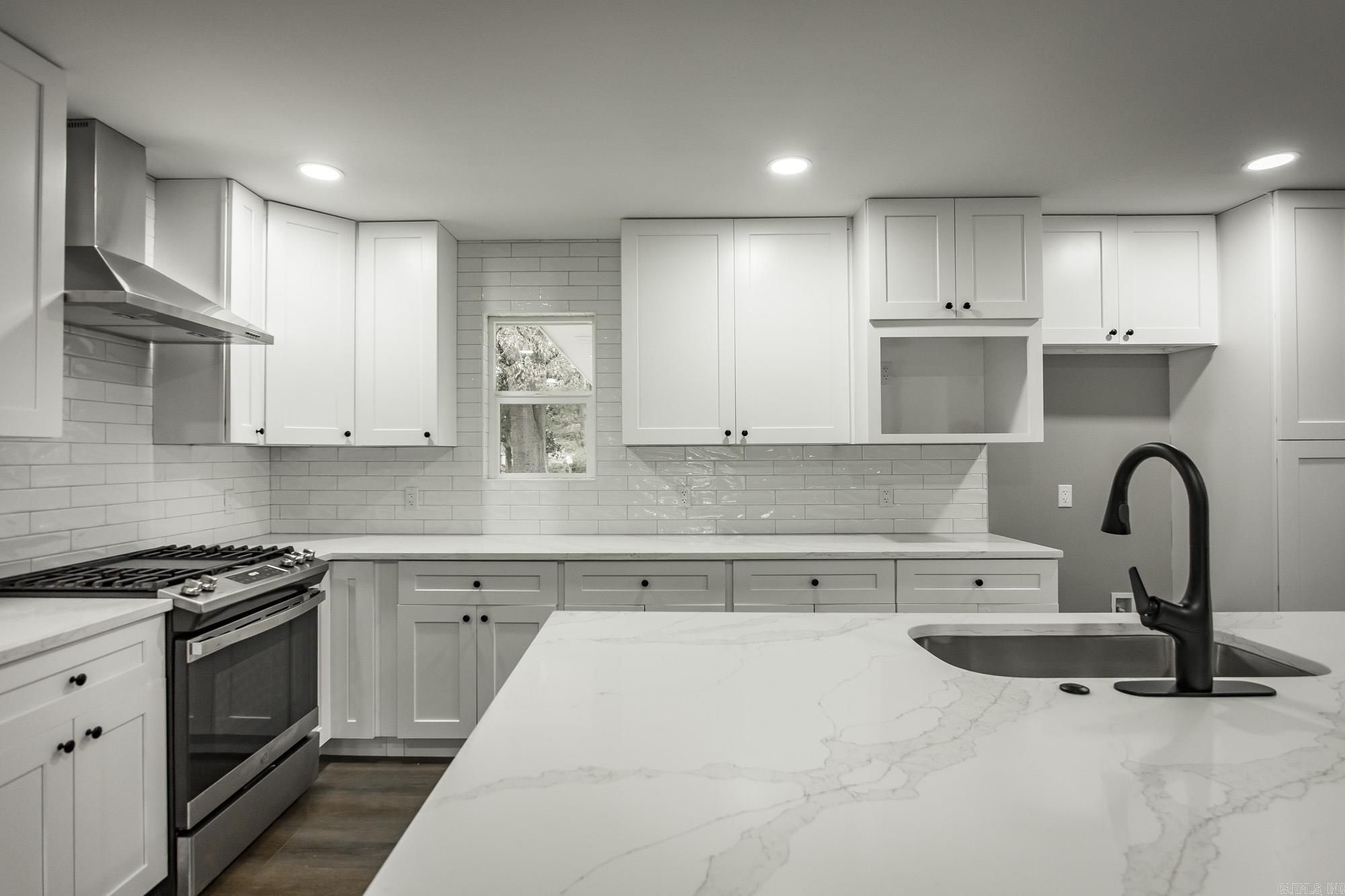 3 Dunfrettin  Sherwood, AR