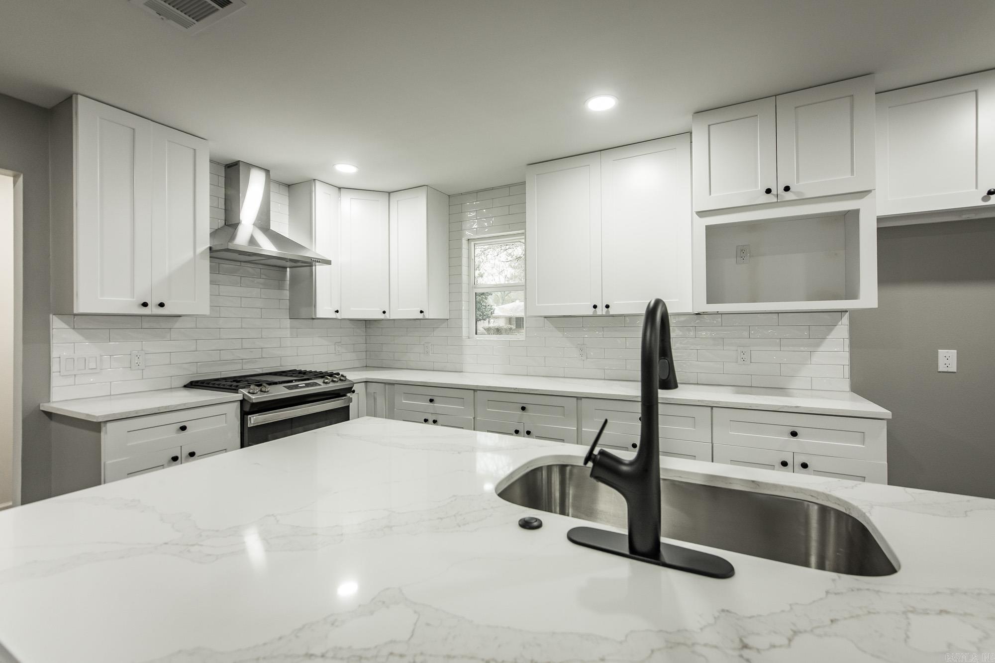 3 Dunfrettin  Sherwood, AR