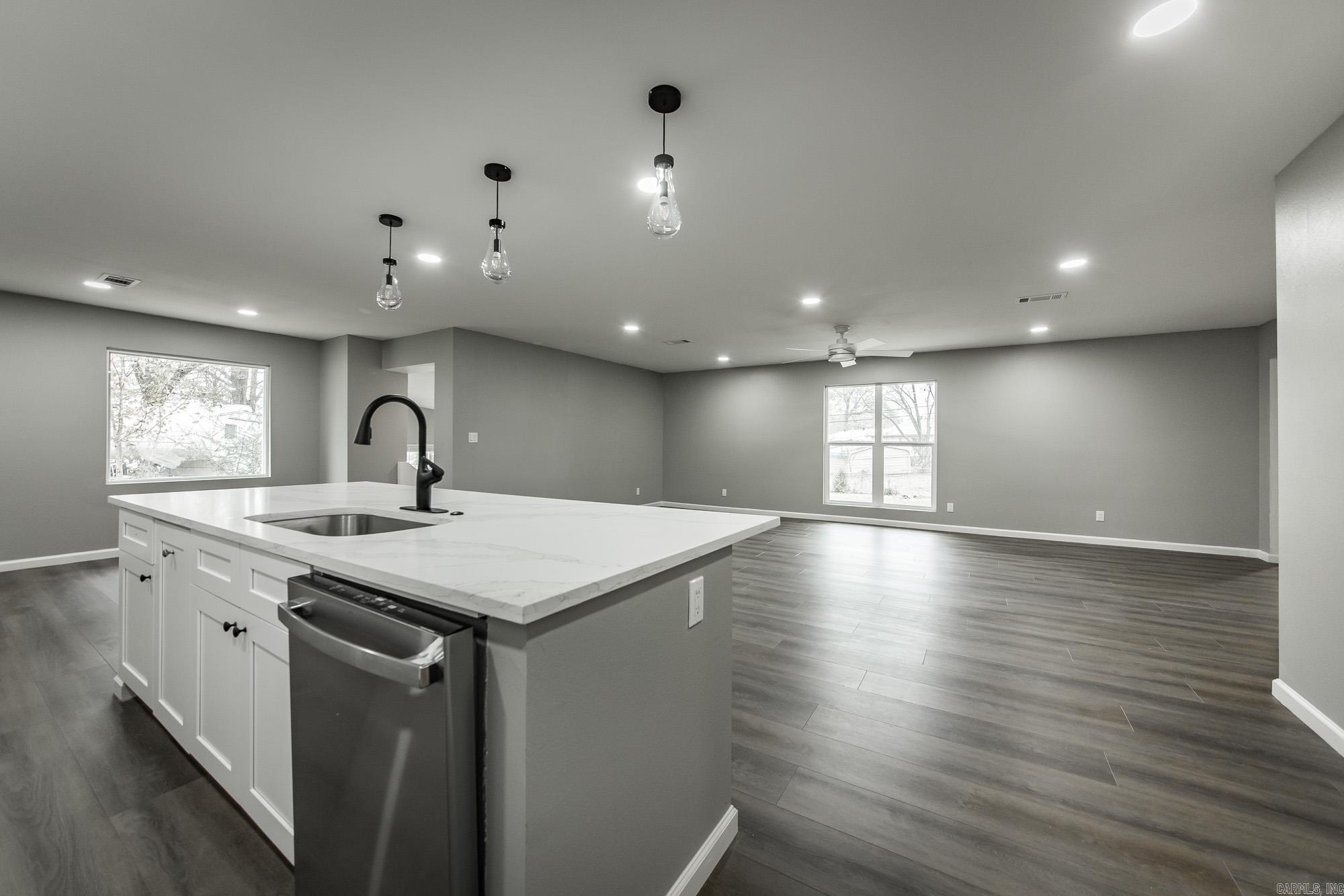 3 Dunfrettin  Sherwood, AR