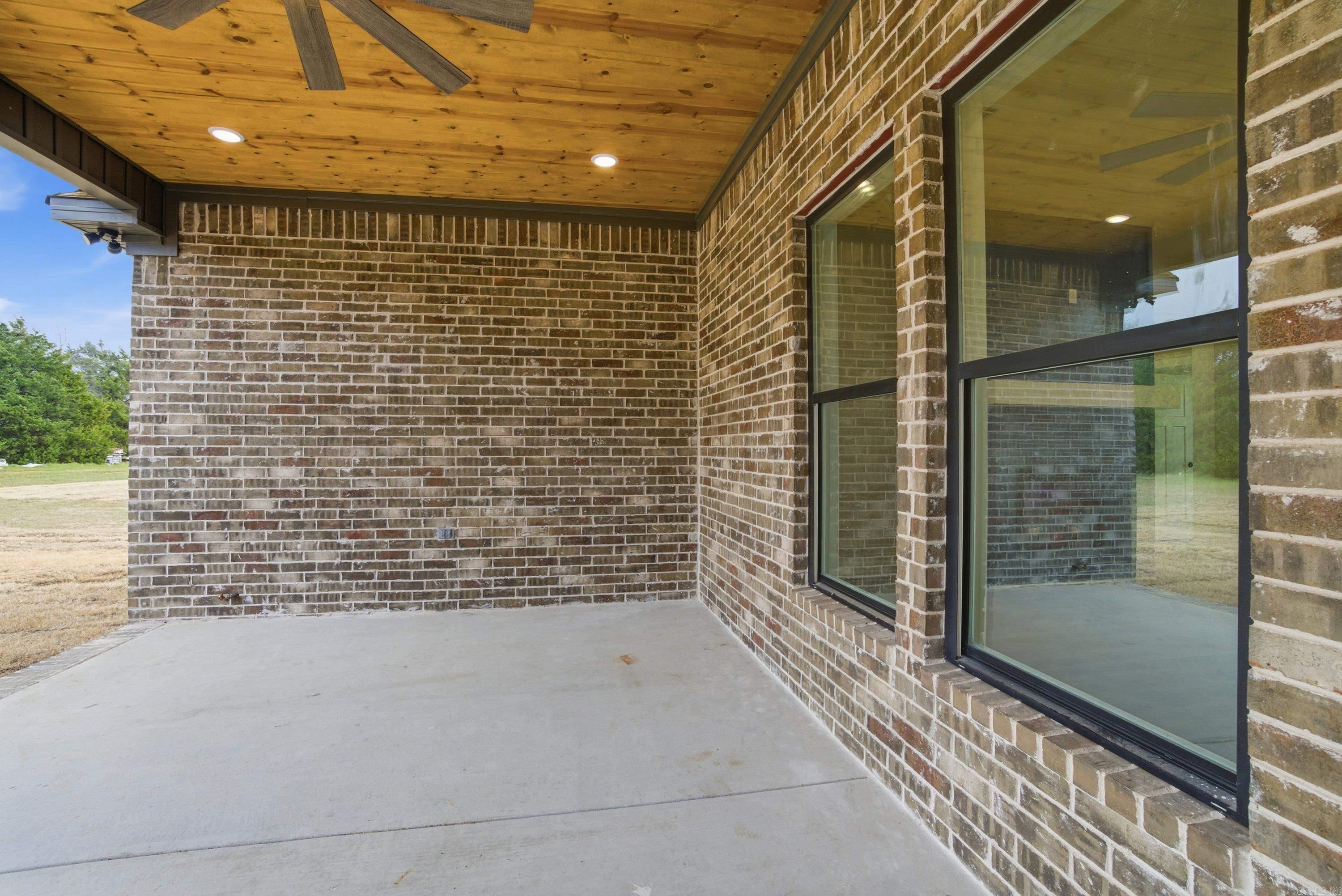 65 Emerald Lane  Greers Ferry, AR