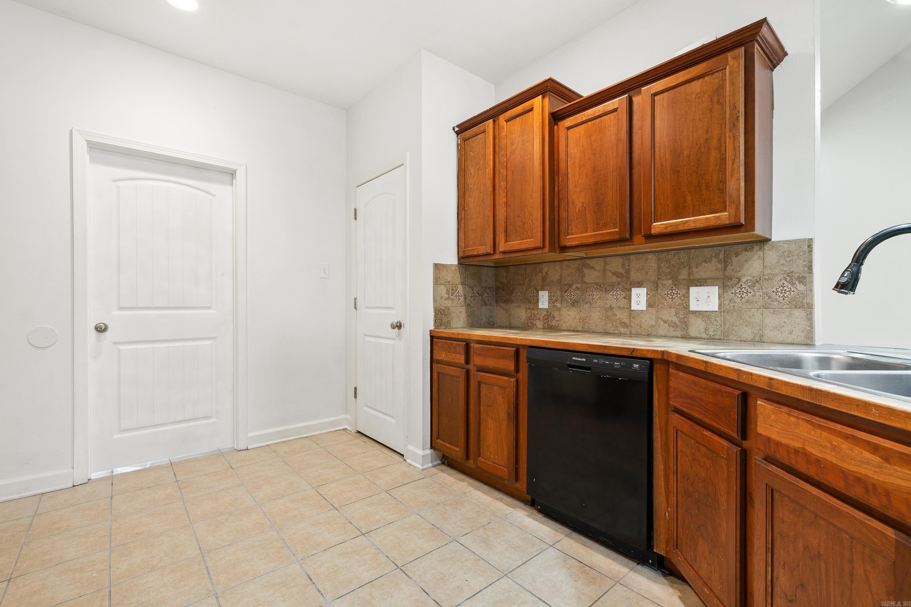 4177 Lonesome Oak  Hensley, AR