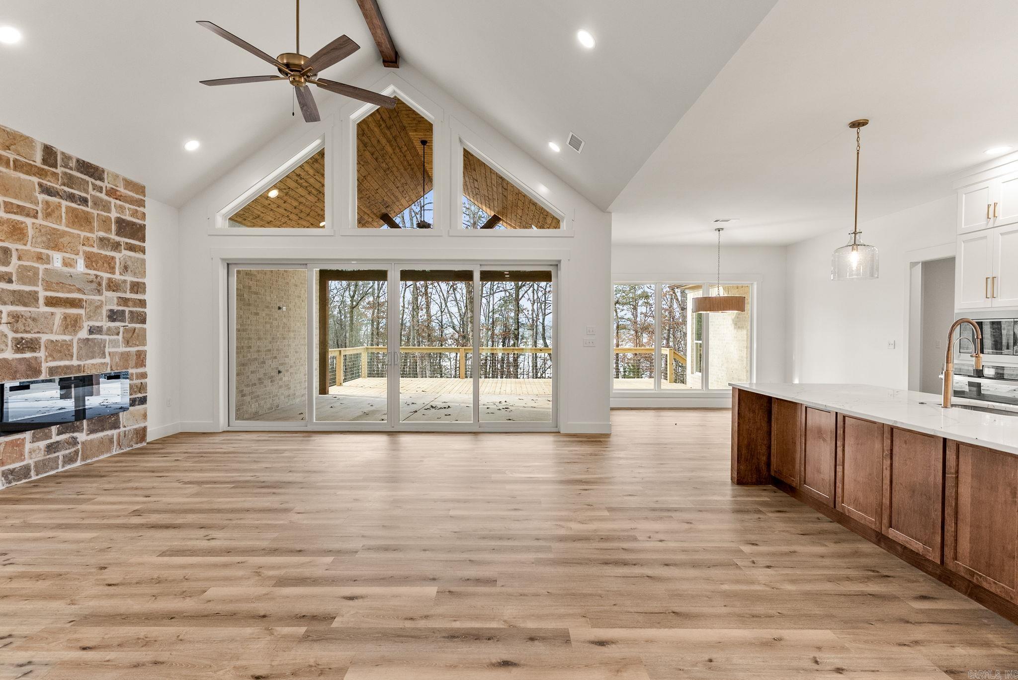 15 Elrod Drive  Greers Ferry, AR