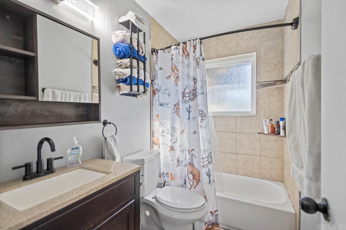 8225 Bronco  Sherwood, AR