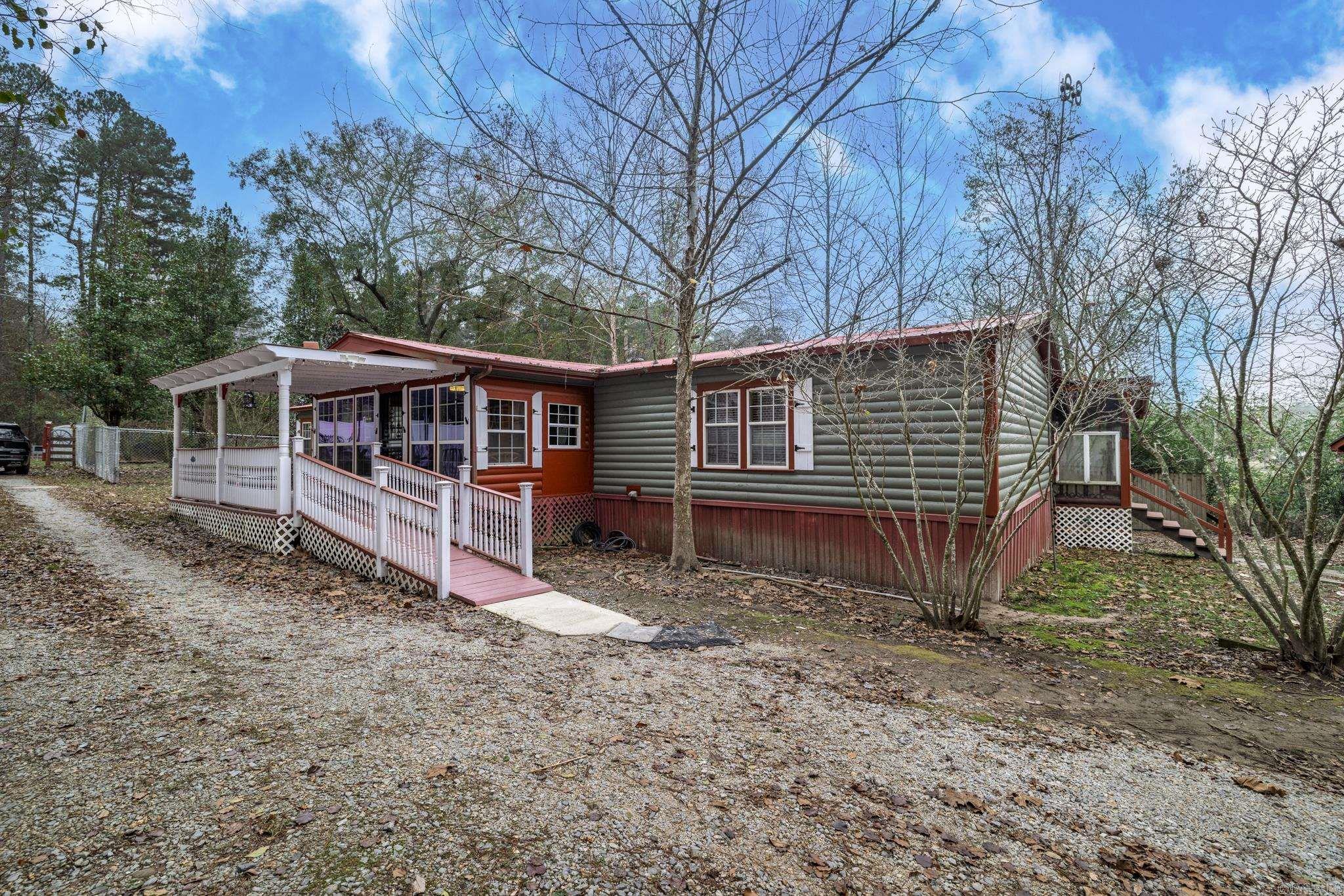 684 E Nix Rd  Rockport, AR