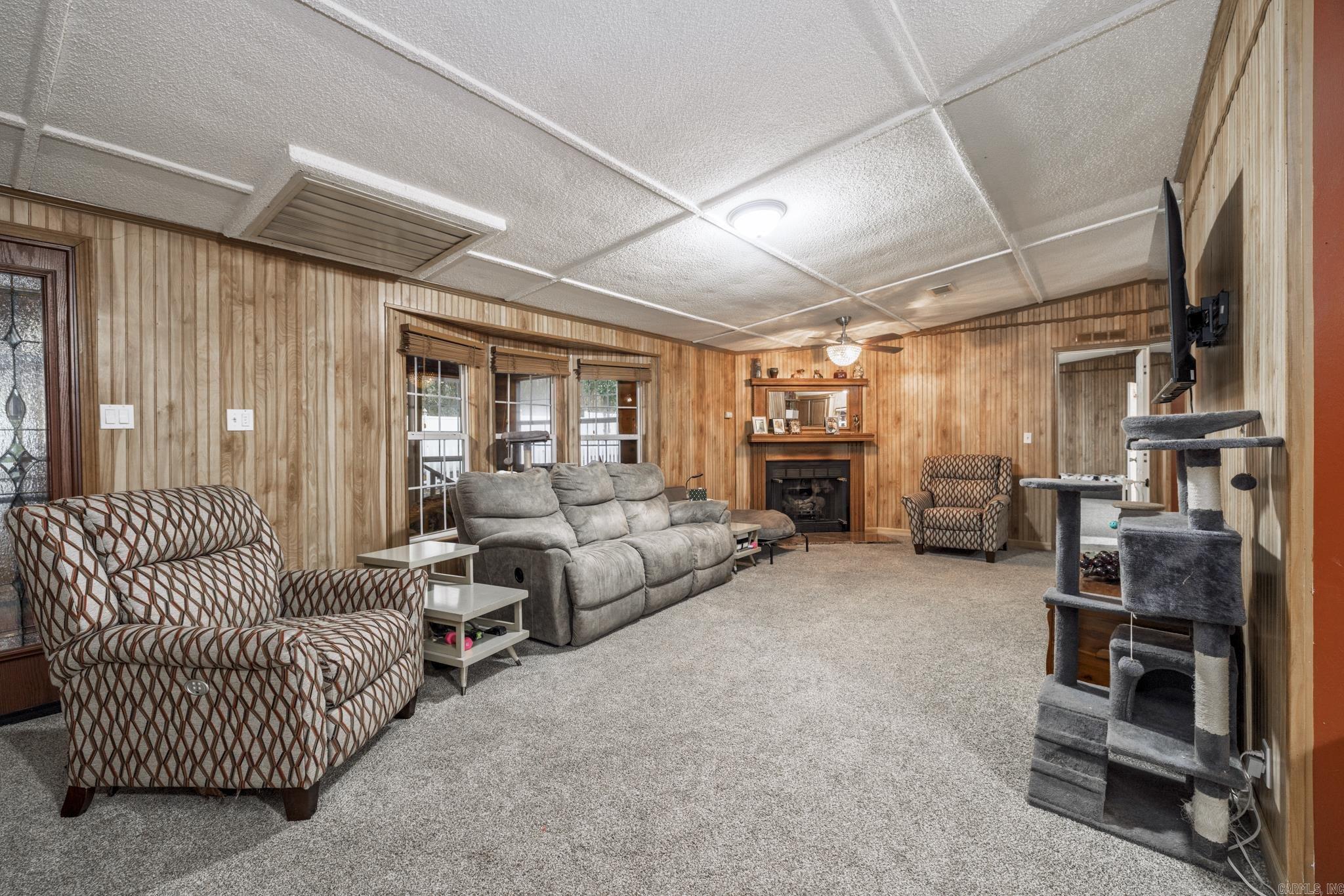 684 E Nix Rd  Rockport, AR