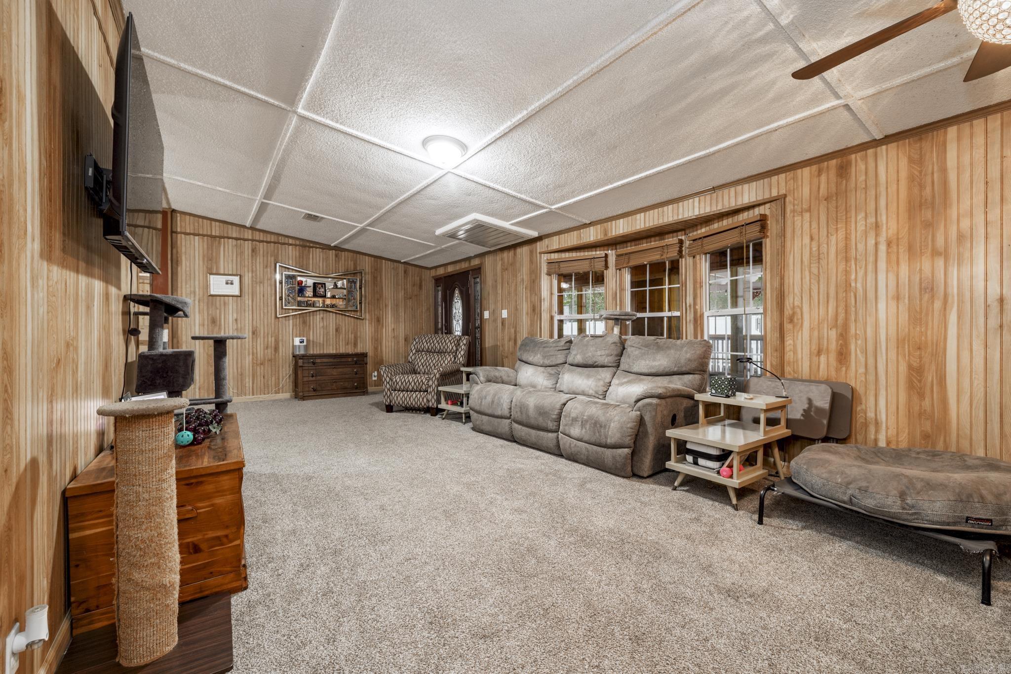 684 E Nix Rd  Rockport, AR