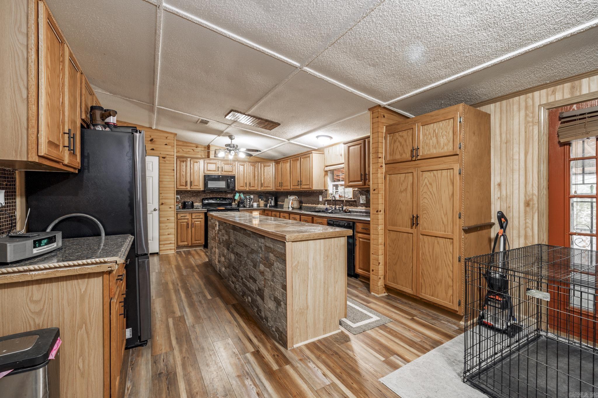 684 E Nix Rd  Rockport, AR