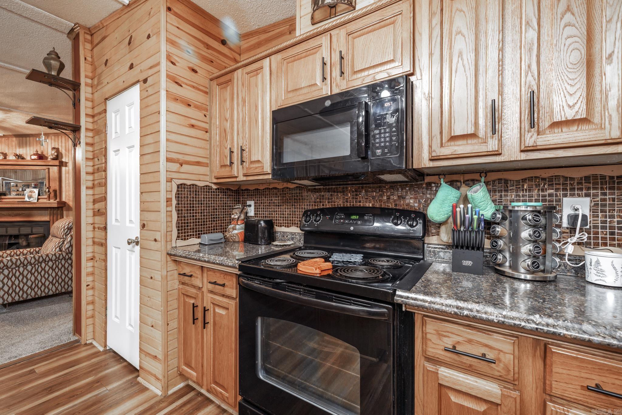 684 E Nix Rd  Rockport, AR