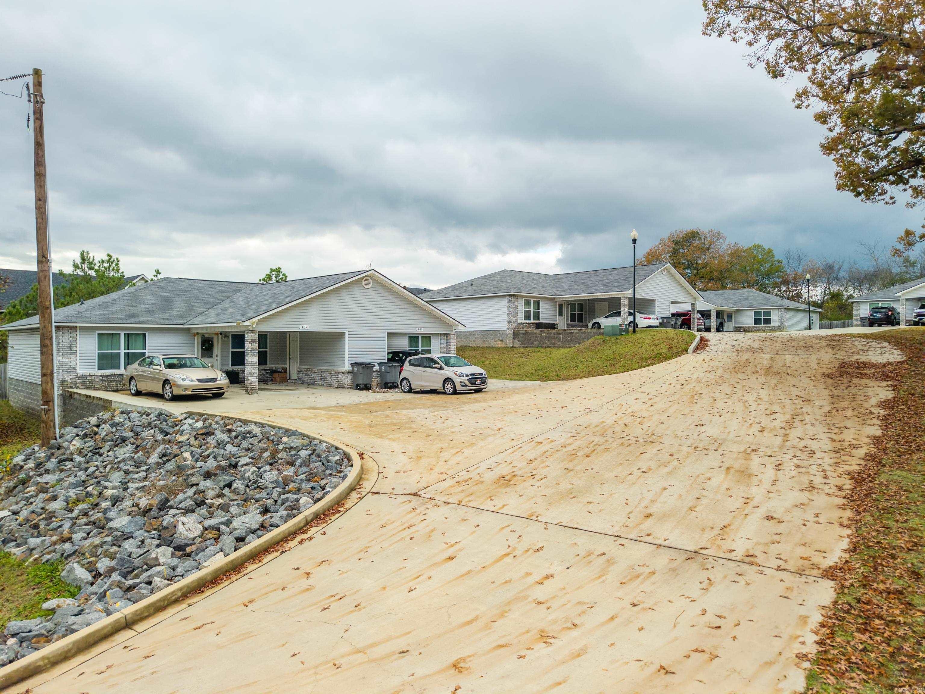 180 Lakeland Drive  Hot Springs, AR