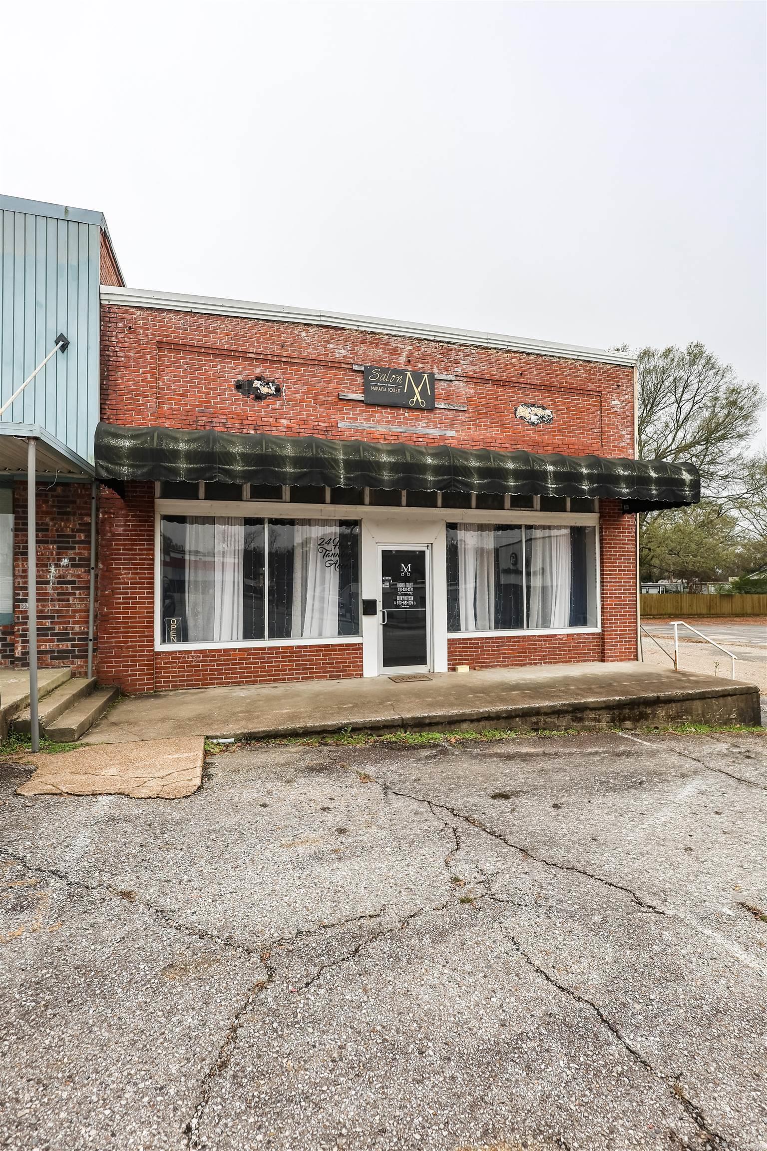 109 W Thompson  Amity, AR