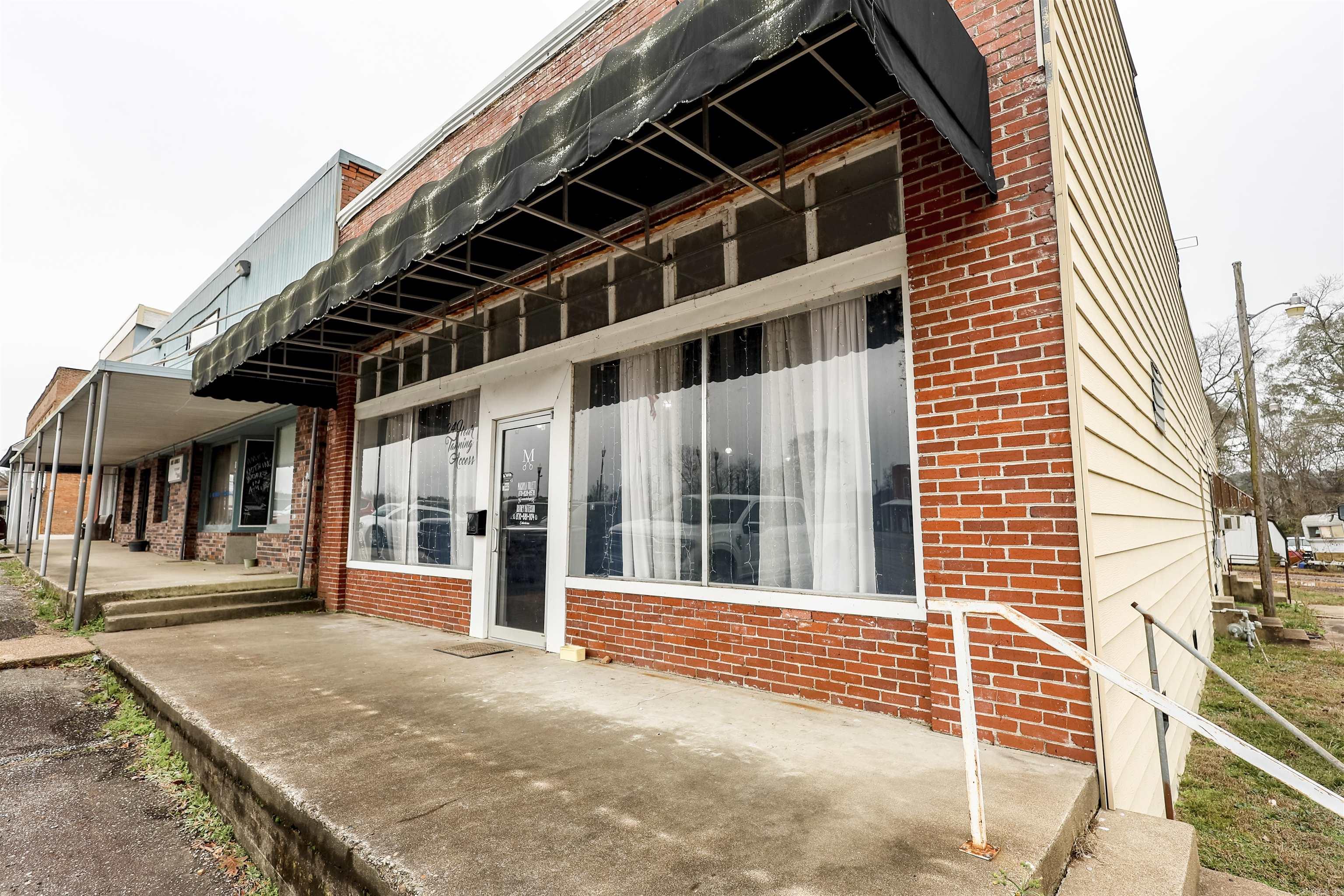 109 W Thompson  Amity, AR