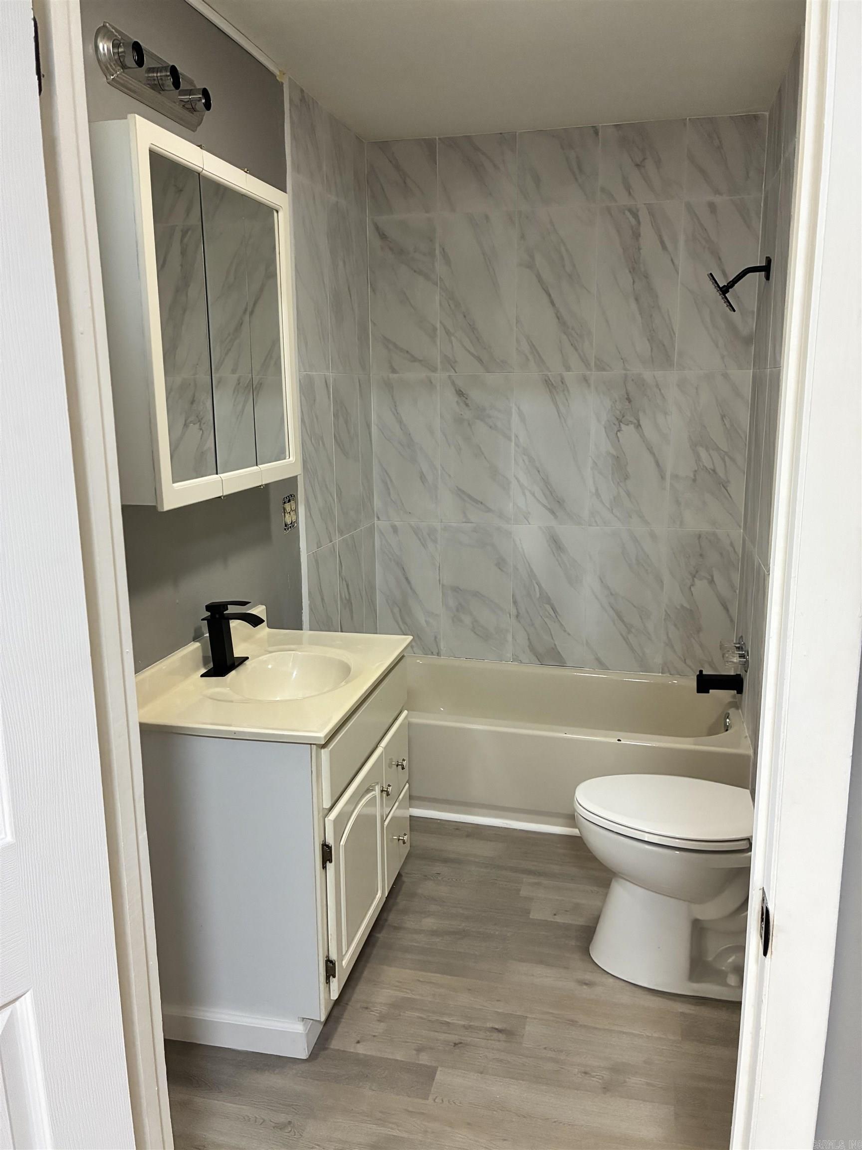 1407 E 38th  Little Rock, AR