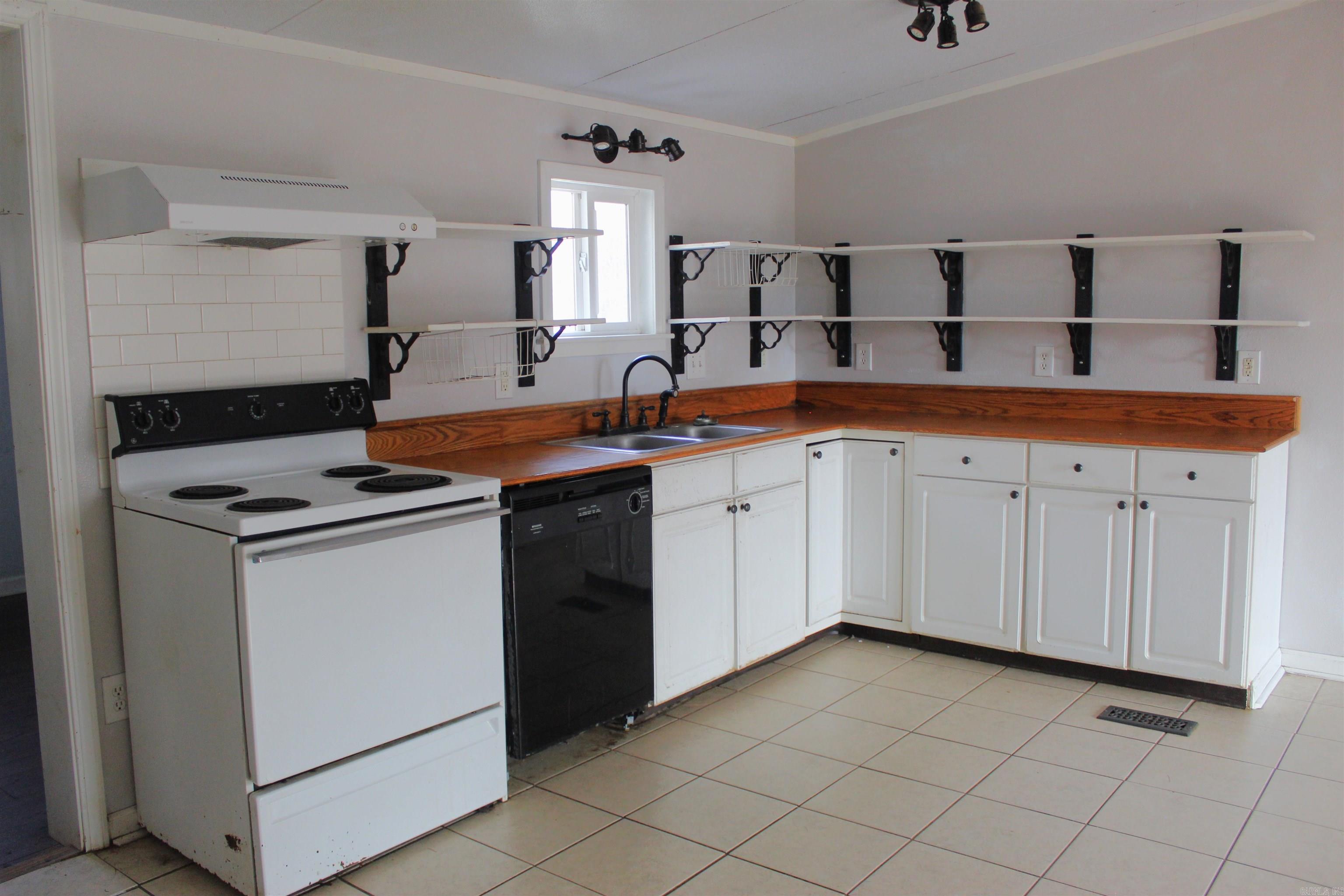 818 E Hwy 225  Greenbrier, AR