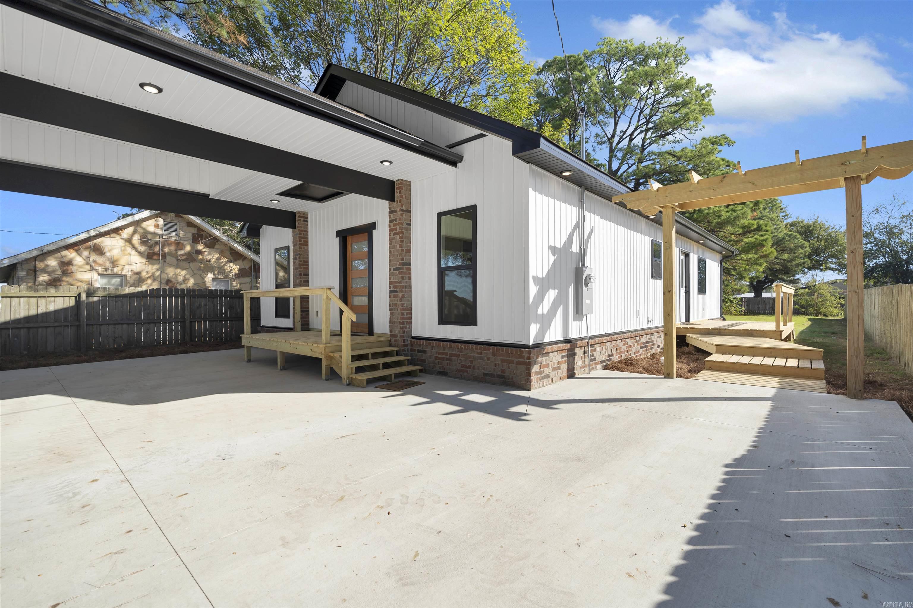 402 N San Francisco  Caraway, AR