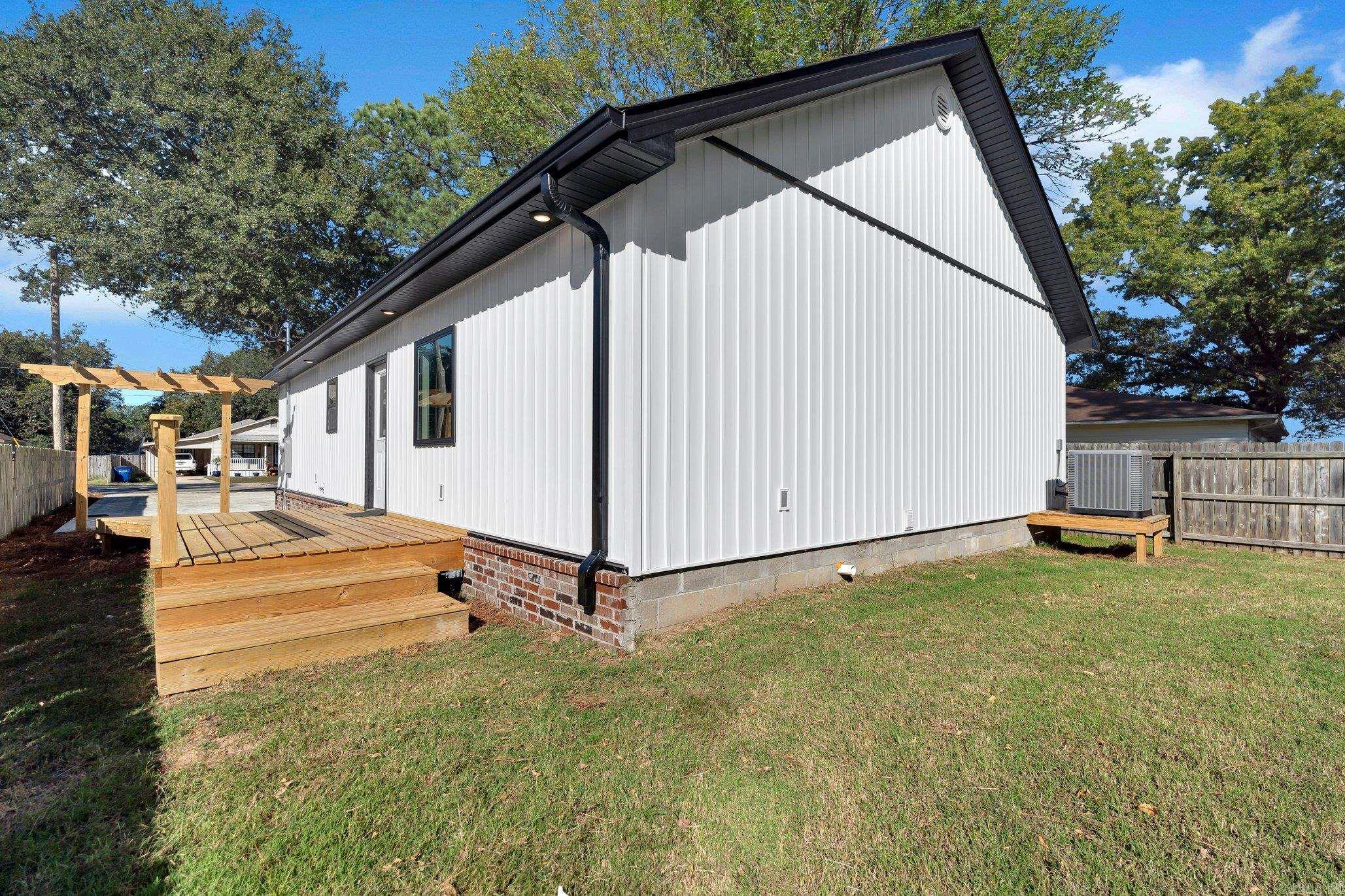 402 N San Francisco  Caraway, AR