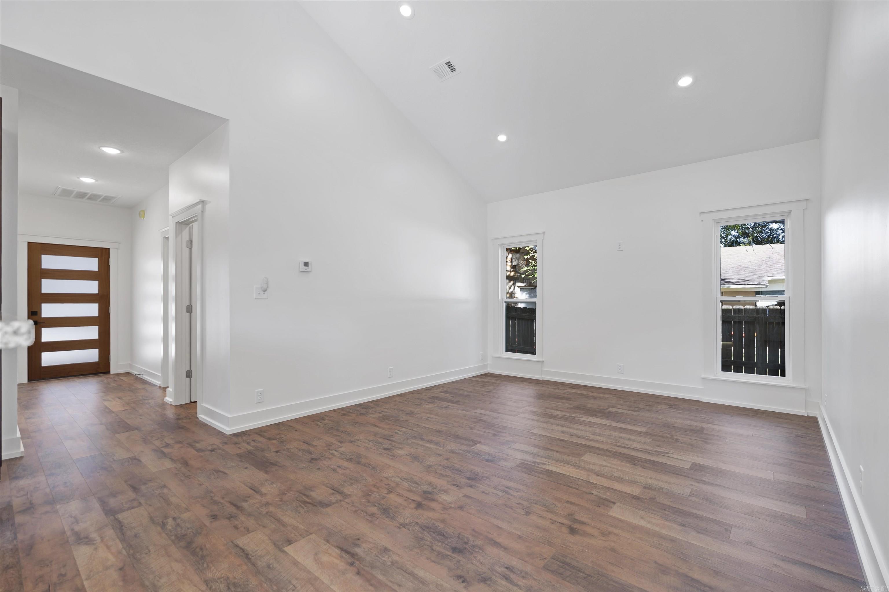 402 N San Francisco  Caraway, AR