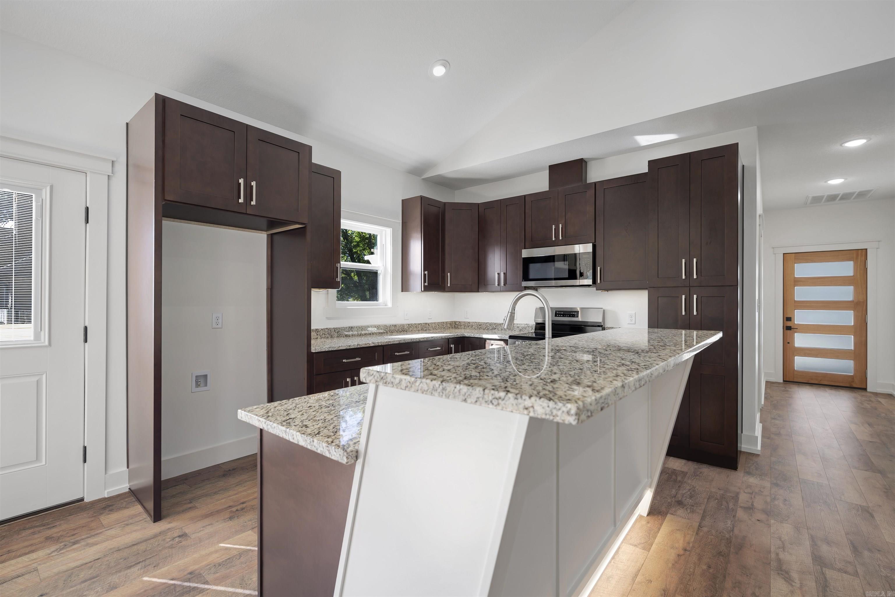 402 N San Francisco  Caraway, AR