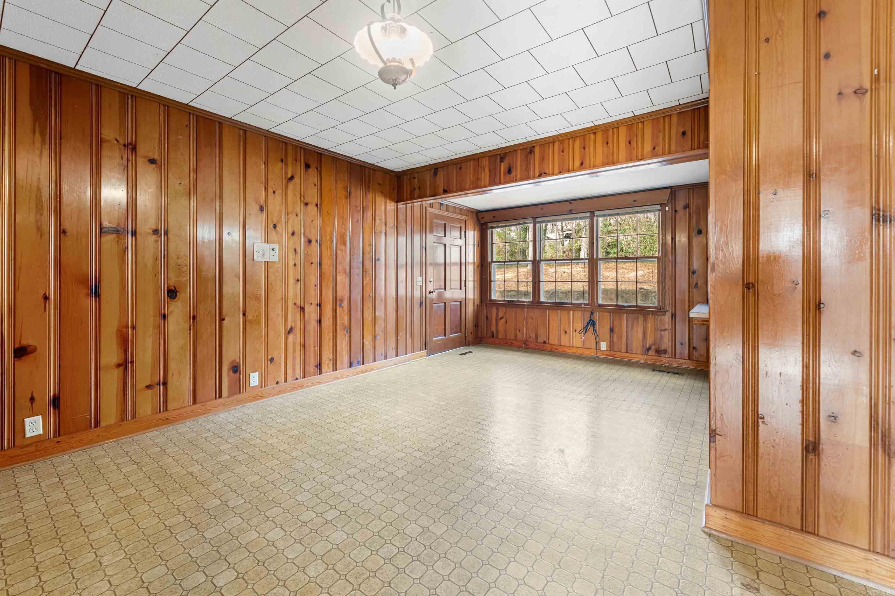 700 W Sugarloaf  Heber Springs, AR