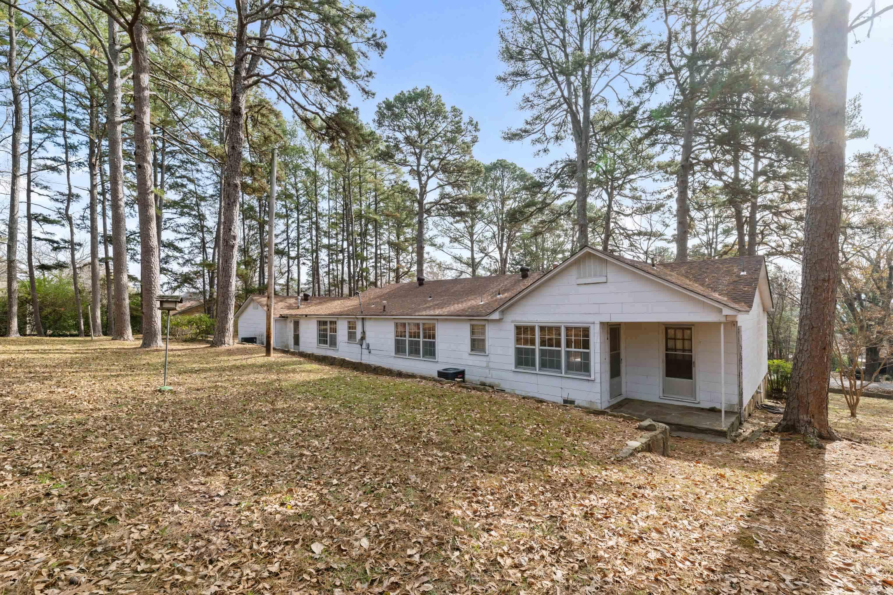 700 W Sugarloaf  Heber Springs, AR