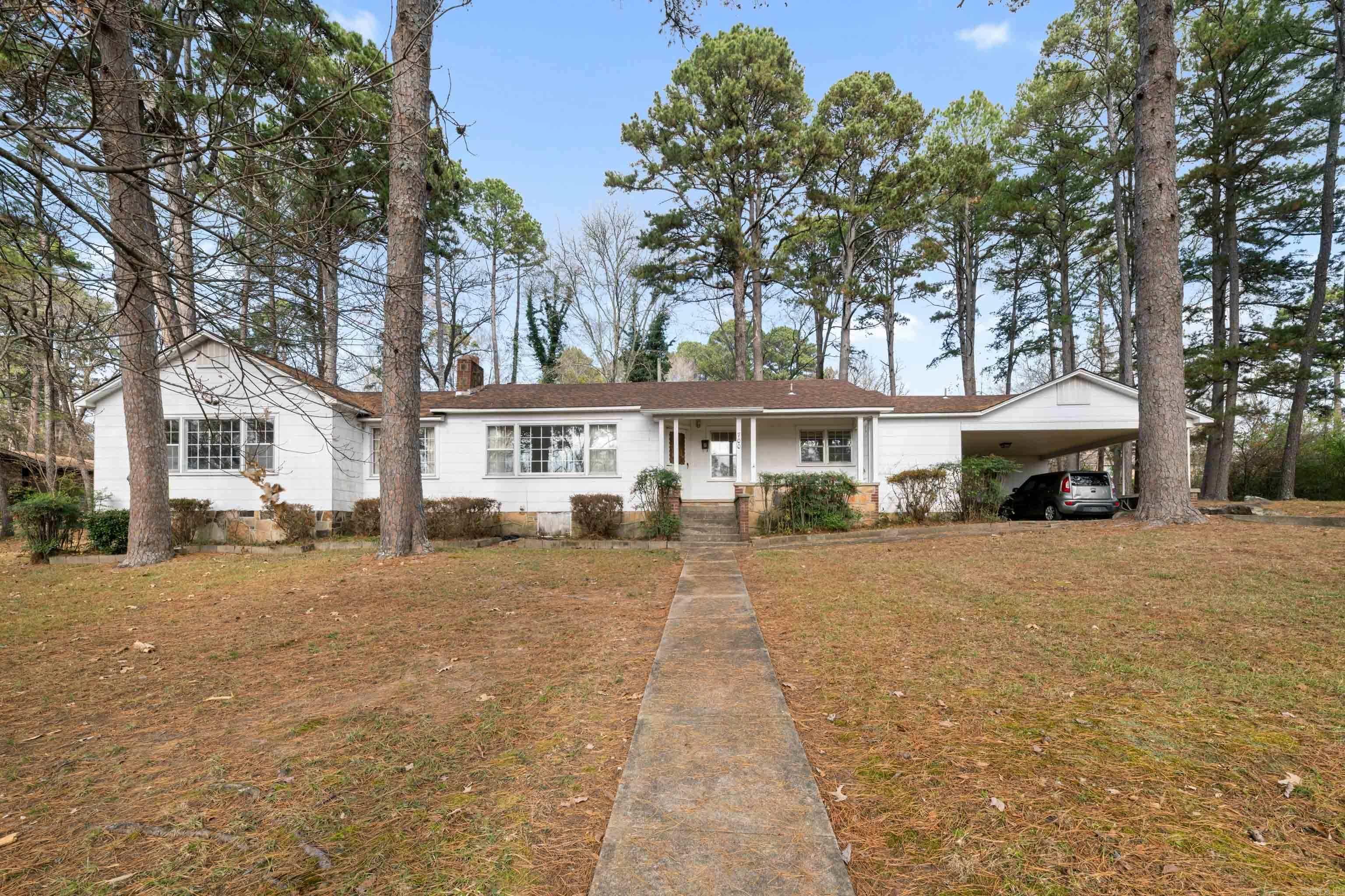 700 W Sugarloaf  Heber Springs, AR