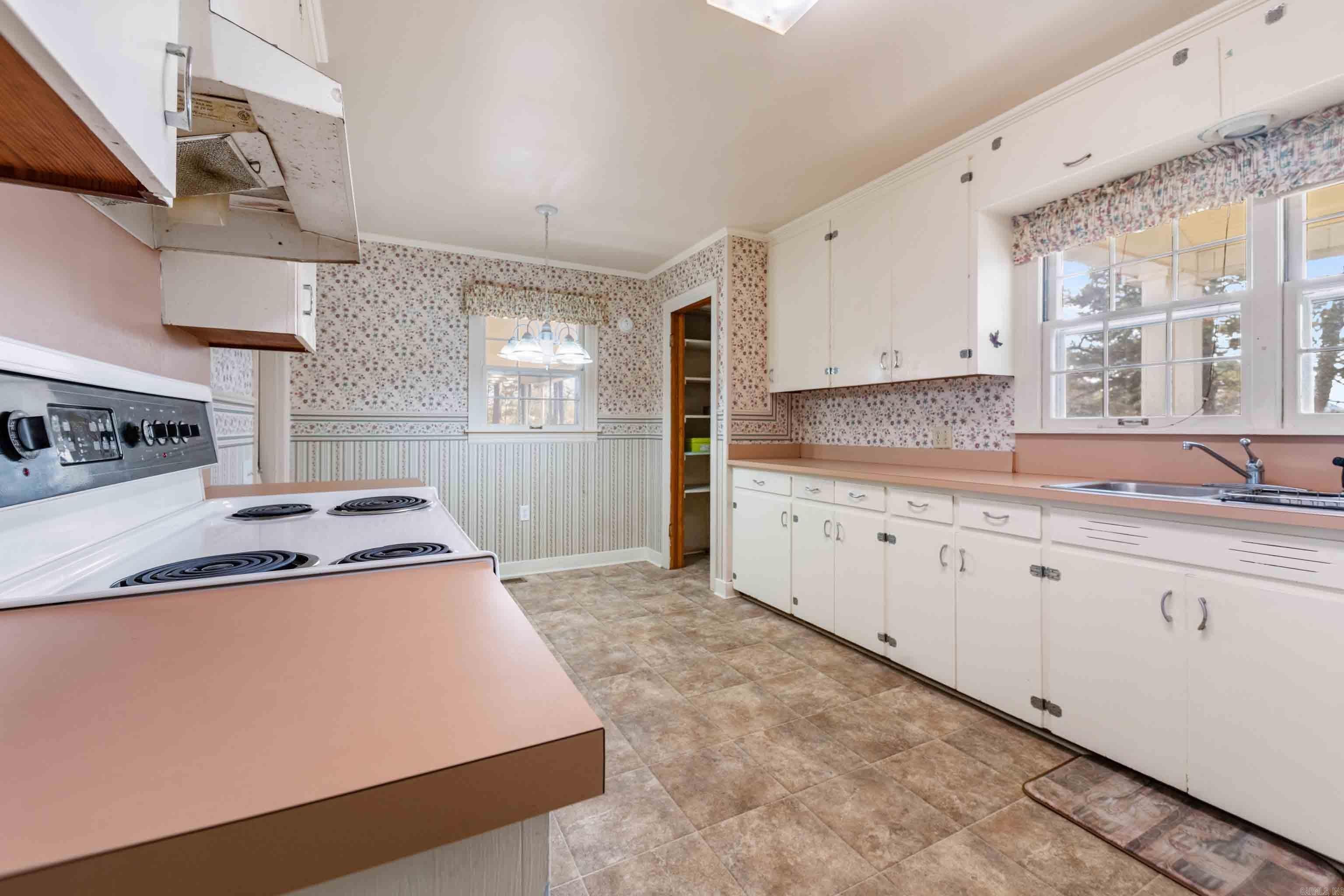 700 W Sugarloaf  Heber Springs, AR