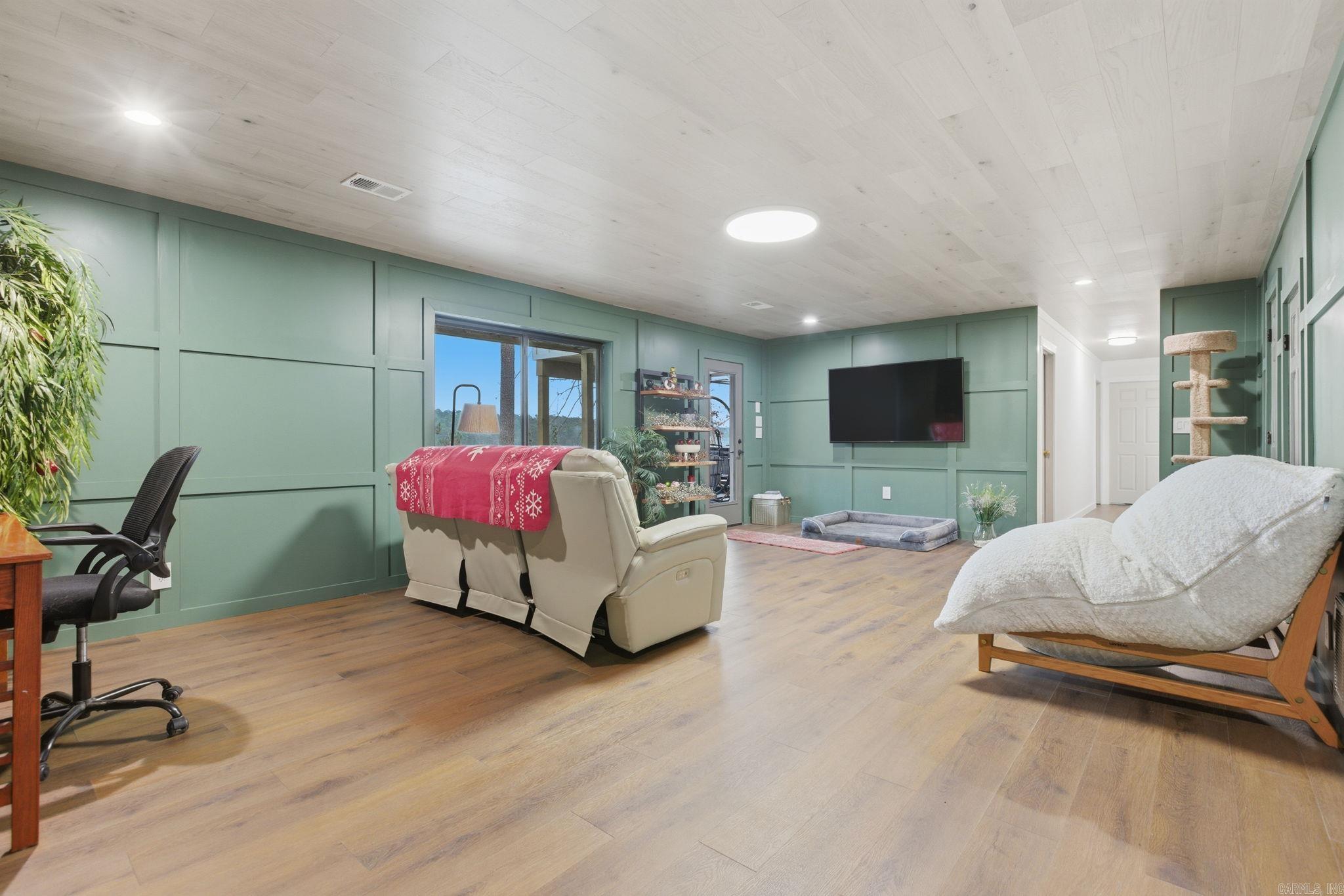 3 Albala  Hot Springs Village, AR