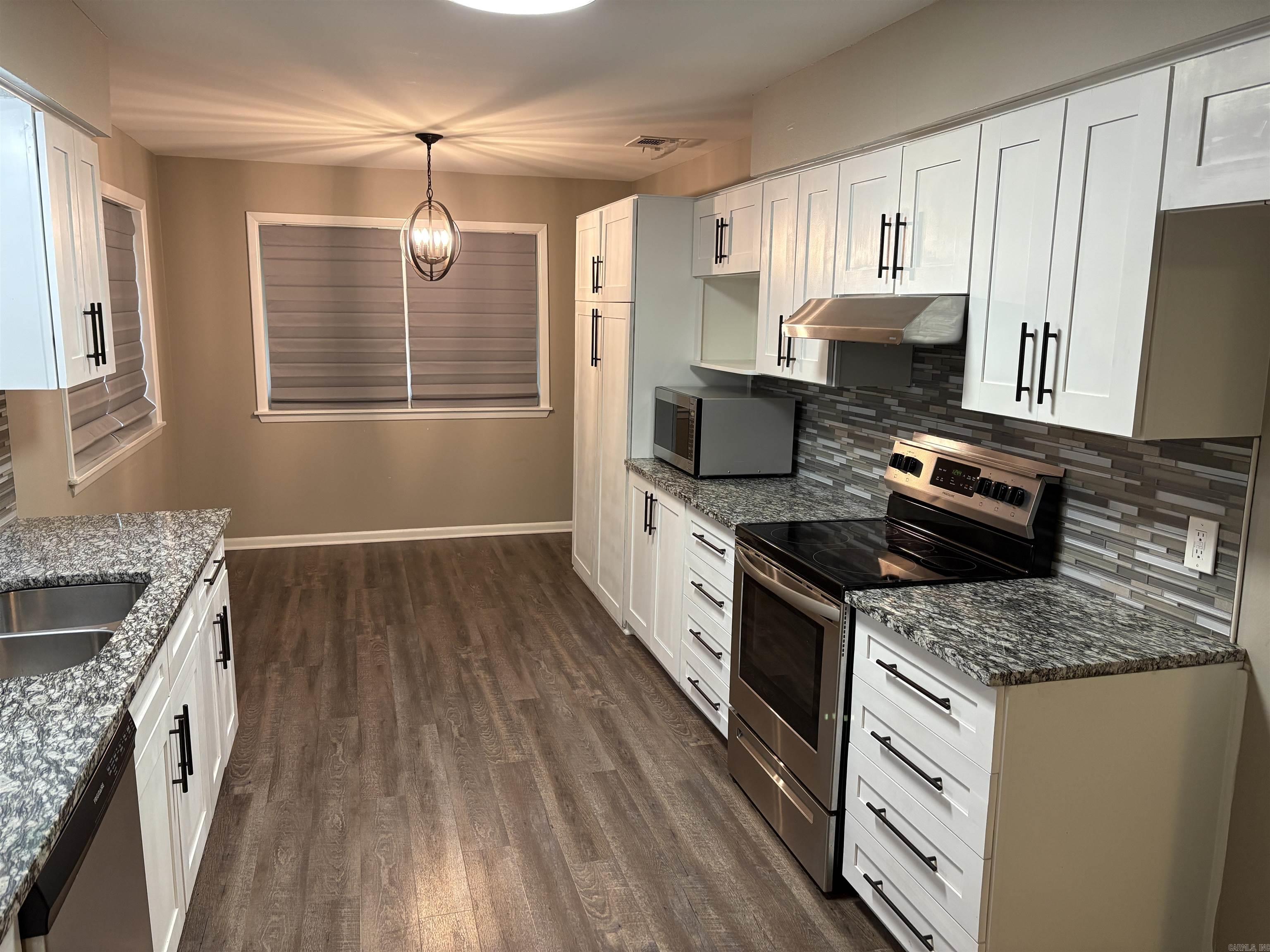 7 Riviera  Conway, AR