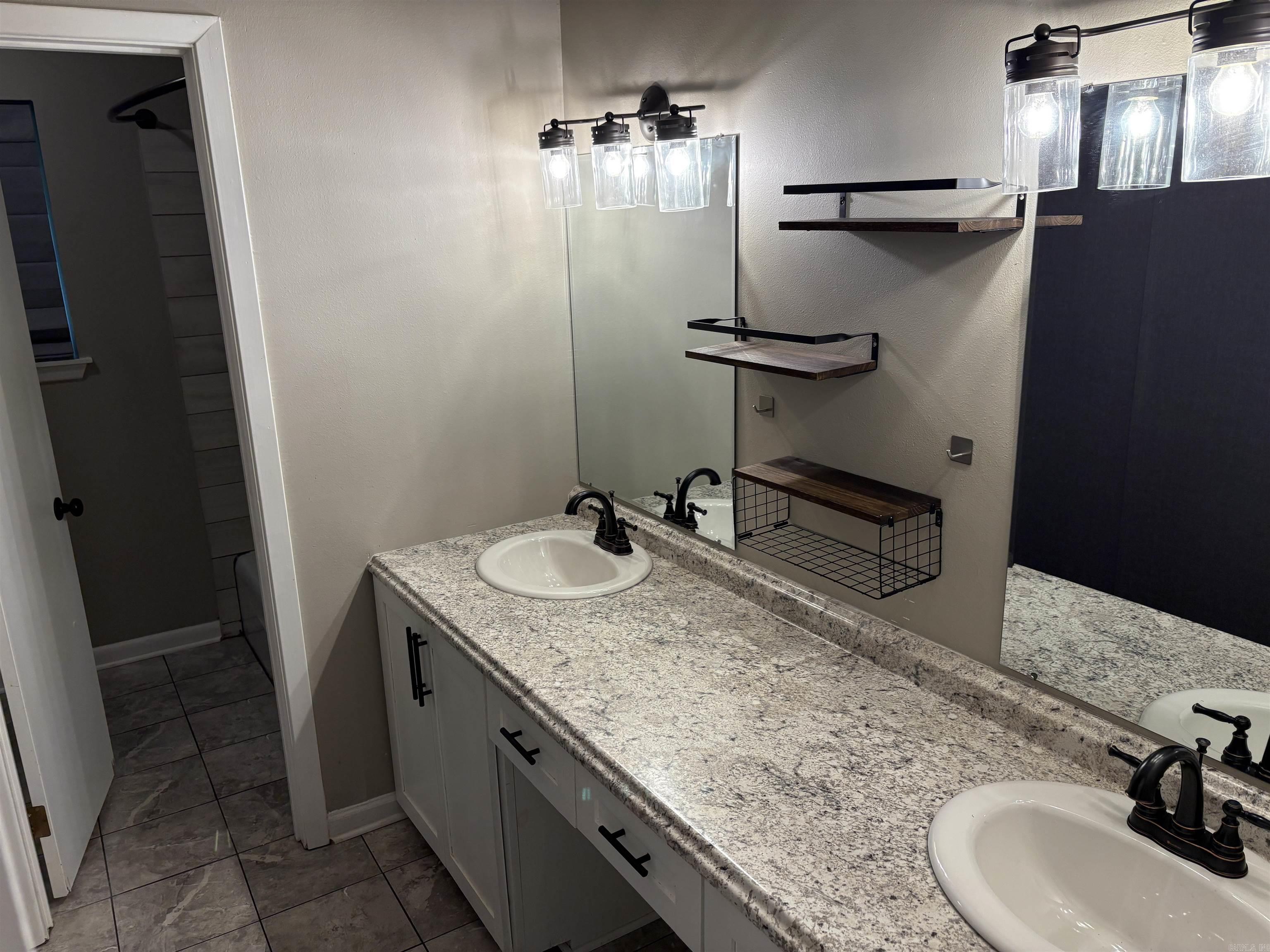 7 Riviera  Conway, AR