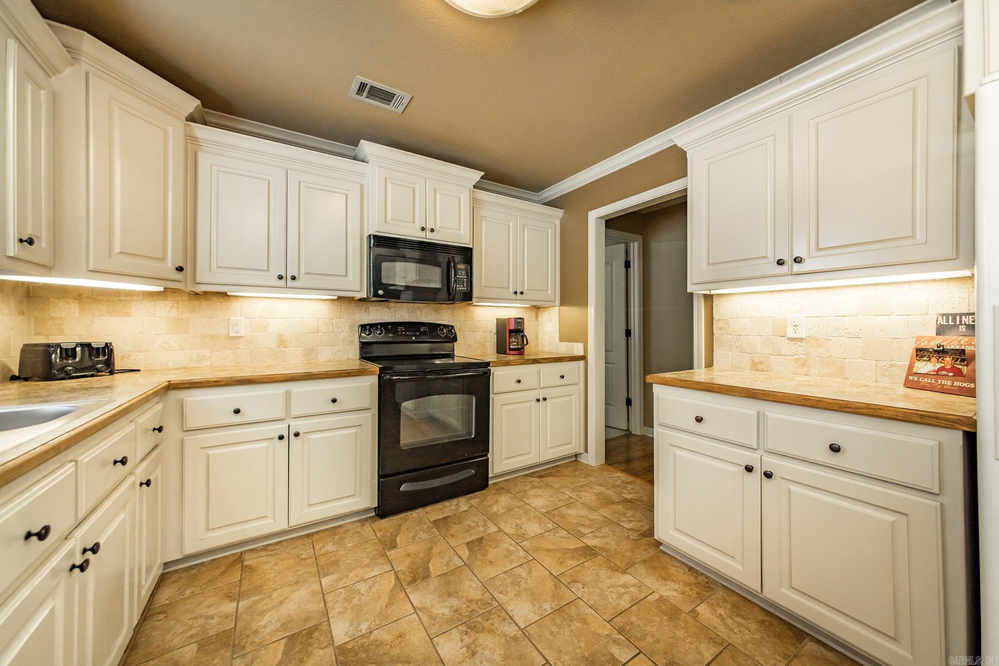 11 Birchwood Drive Ward, AR 72176