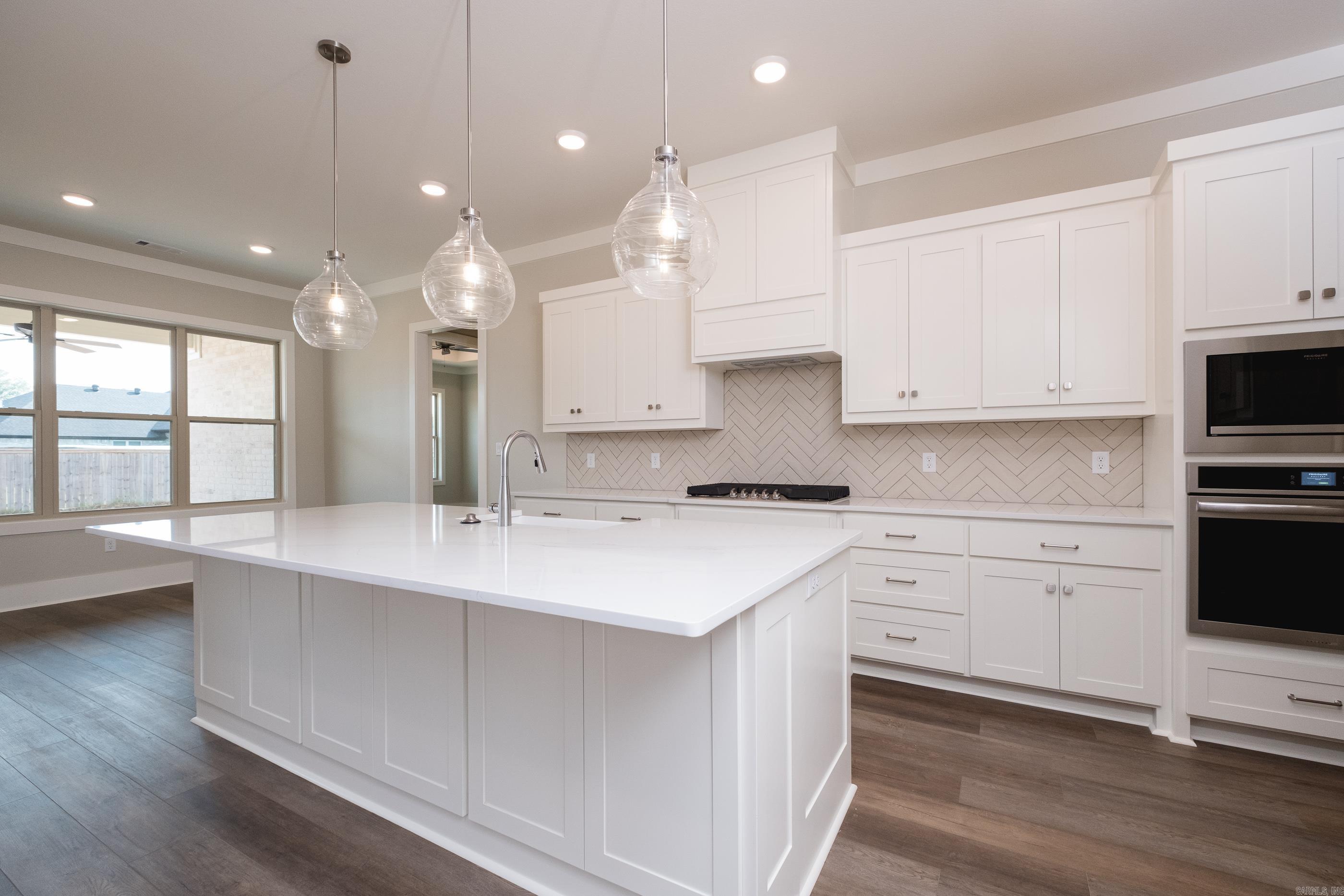 514 Corondelet Lane  Maumelle, AR