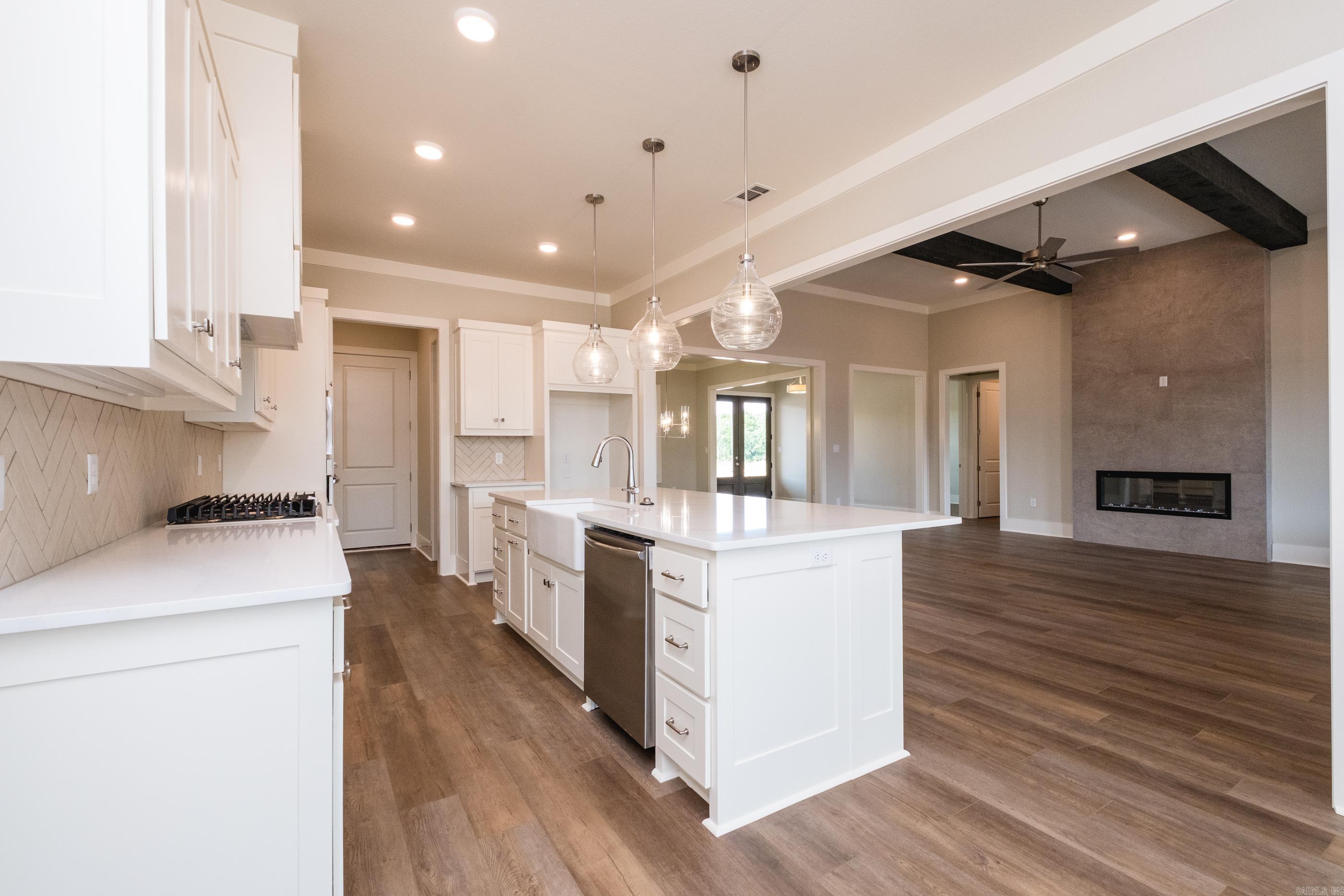 514 Corondelet Lane  Maumelle, AR