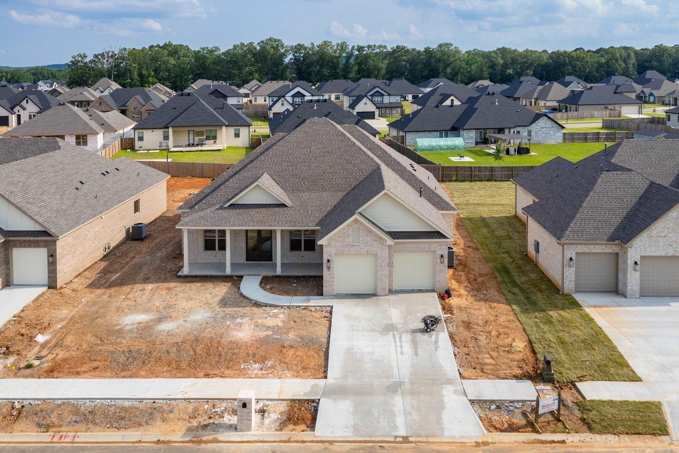 514 Corondelet Lane  Maumelle, AR