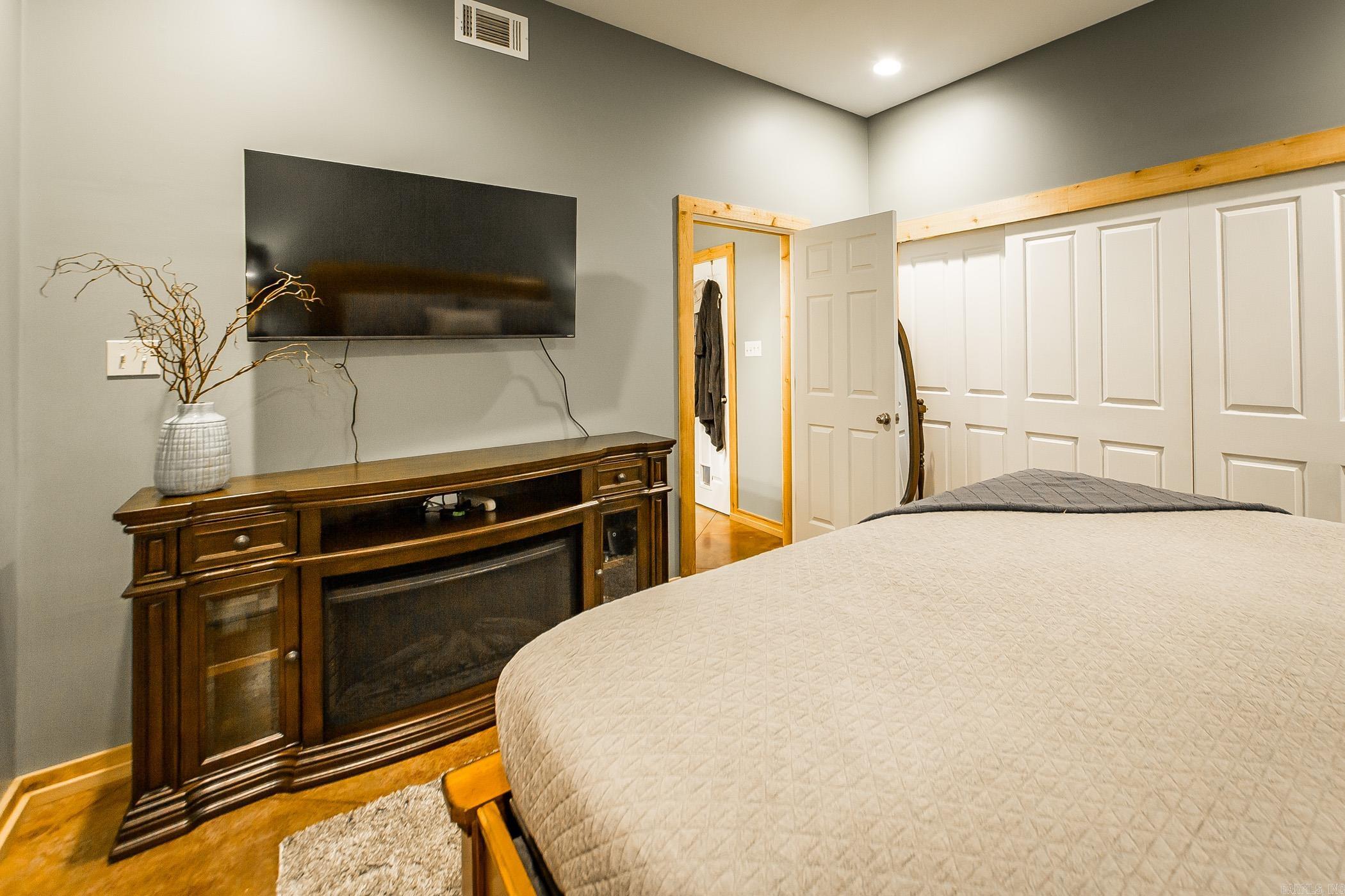 220 Brown Rd.  Greers Ferry, AR