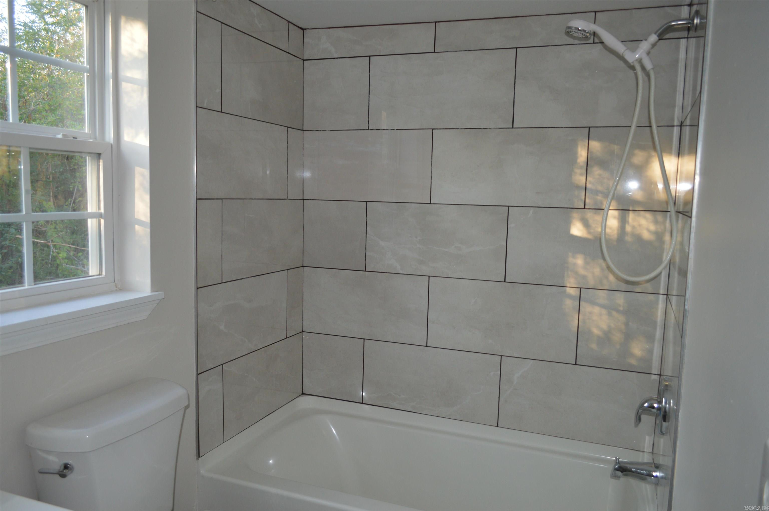 1104 W Searcy  Heber Springs, AR