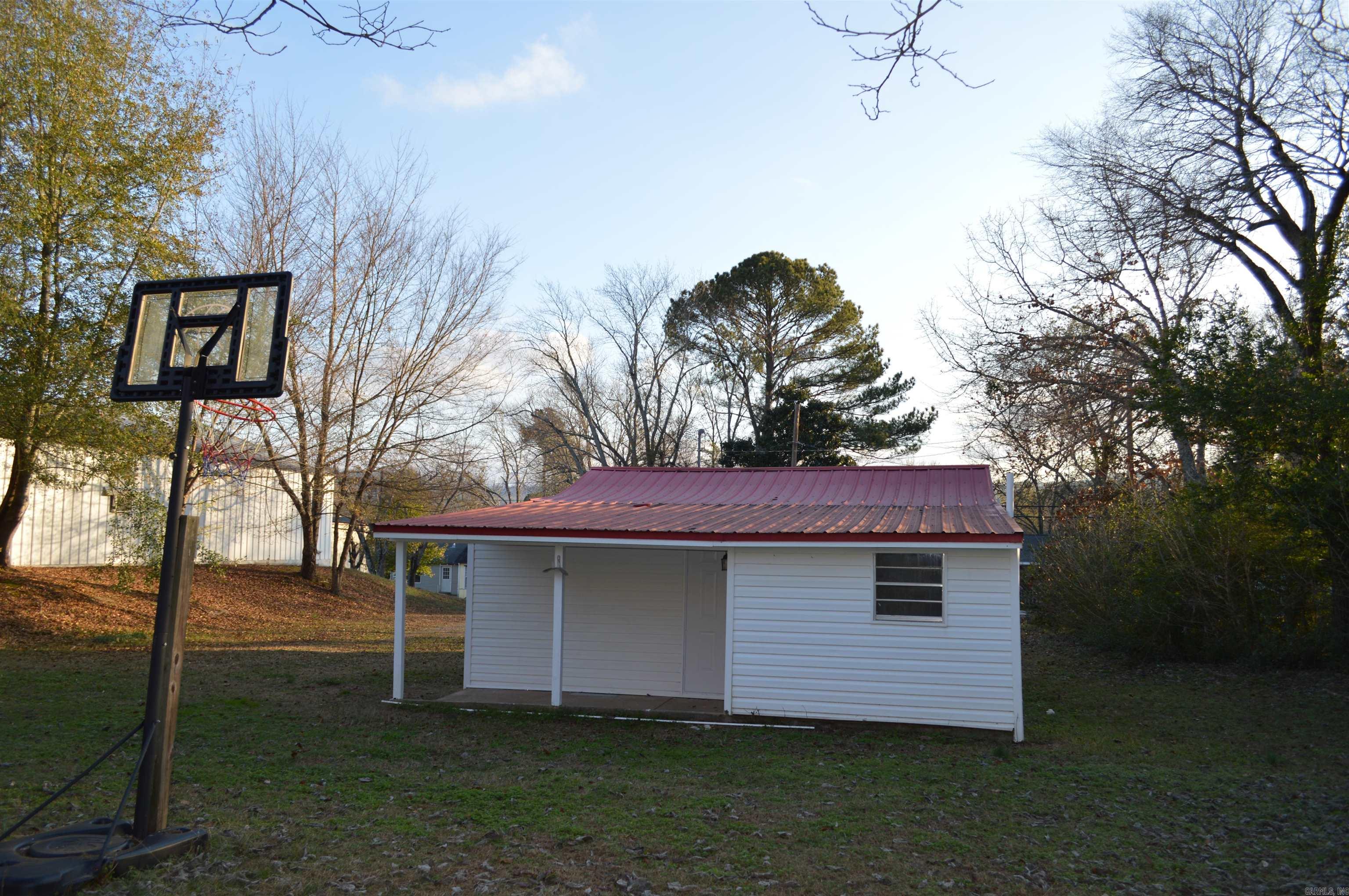 1104 W Searcy  Heber Springs, AR