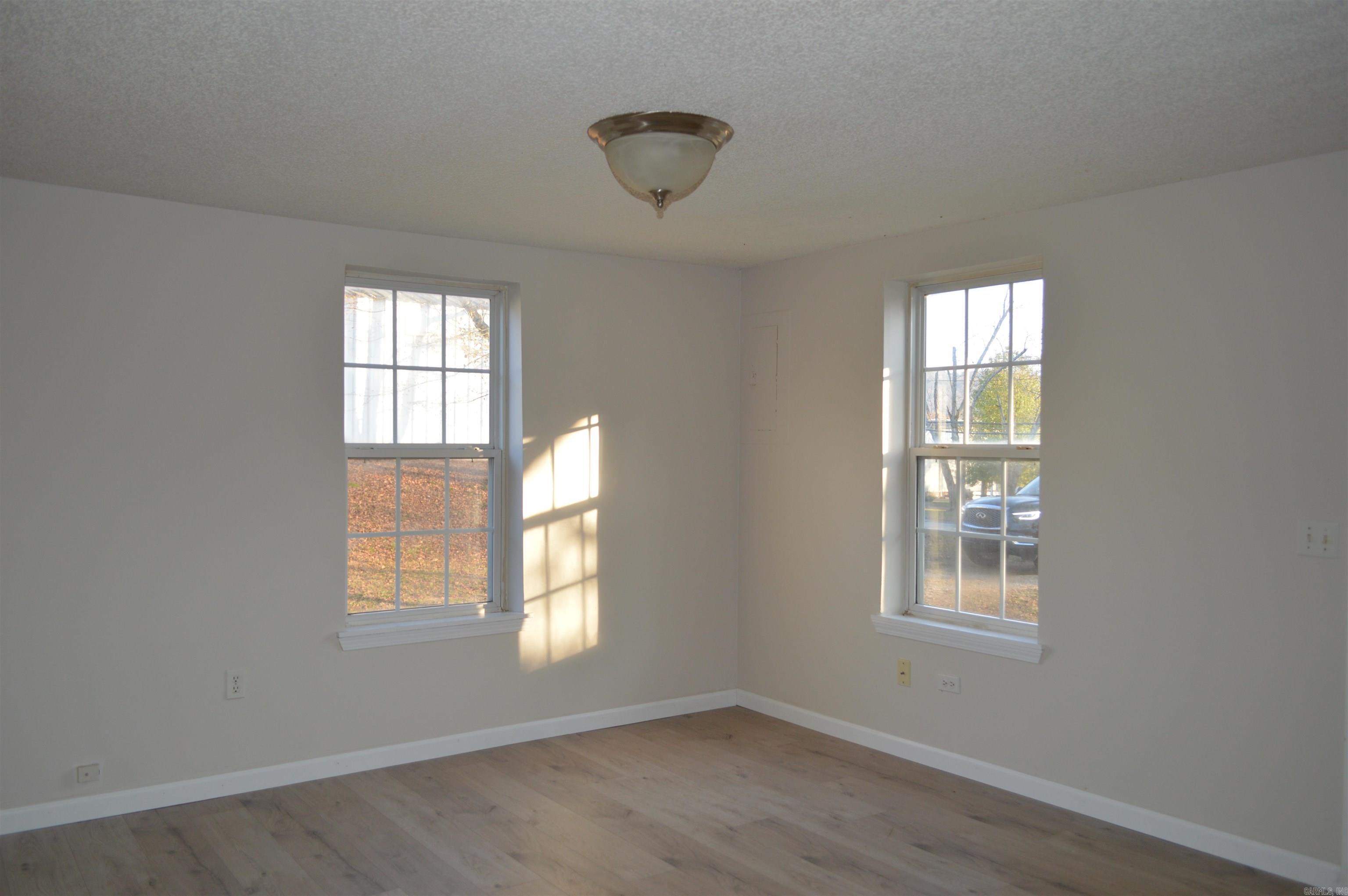 1104 W Searcy  Heber Springs, AR