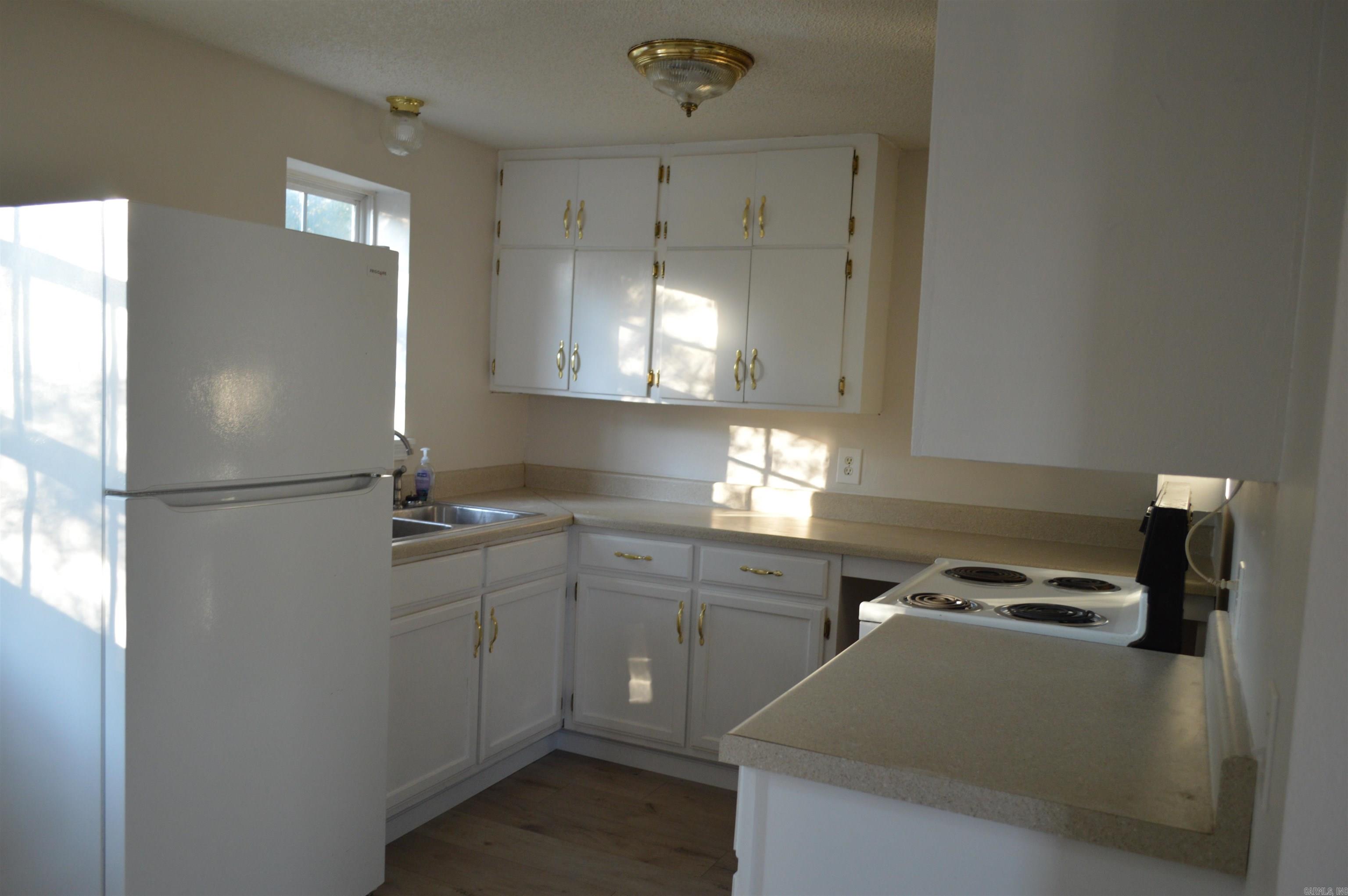 1104 W Searcy  Heber Springs, AR