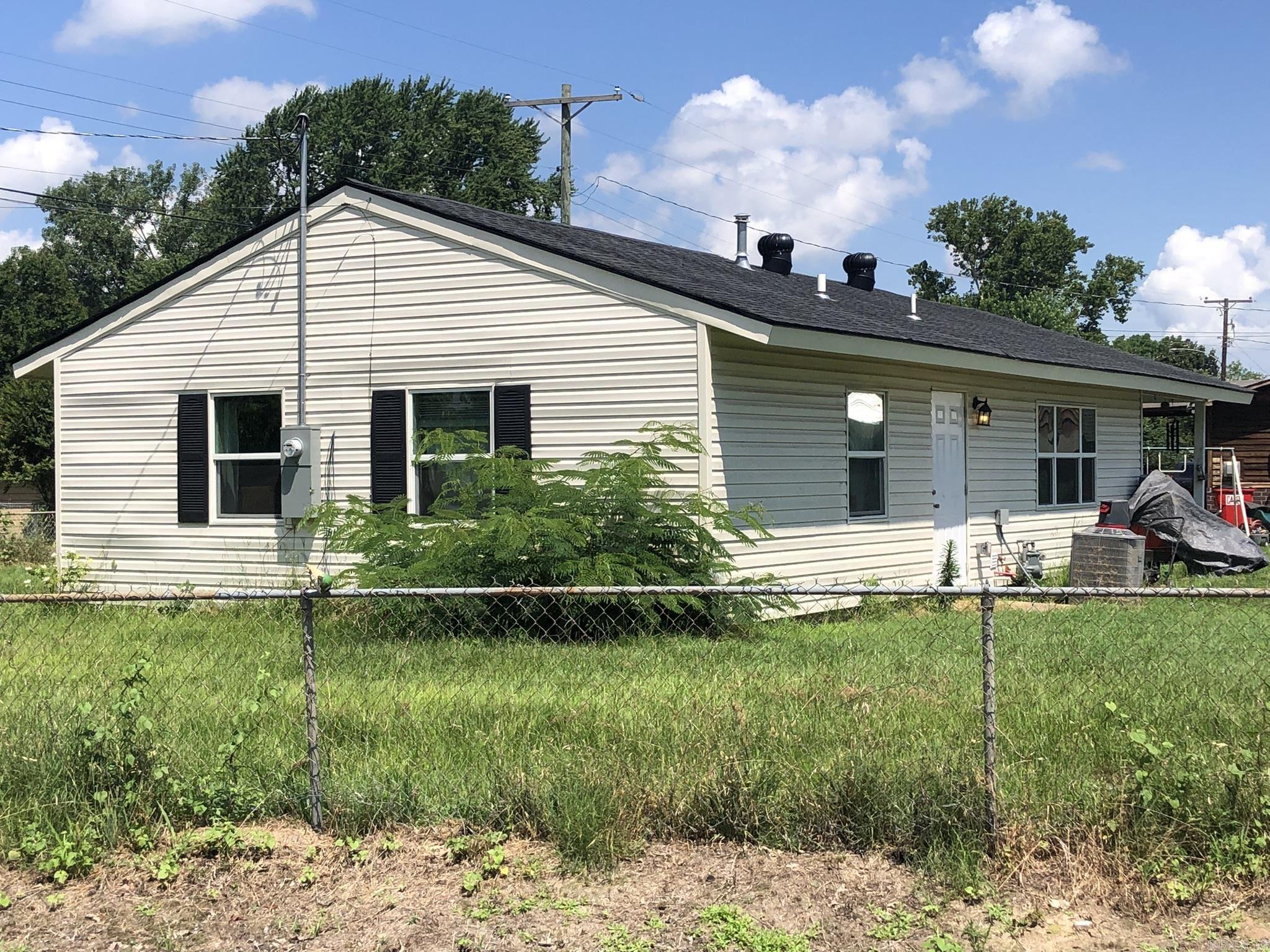 915 S 5th  Dardanelle, AR