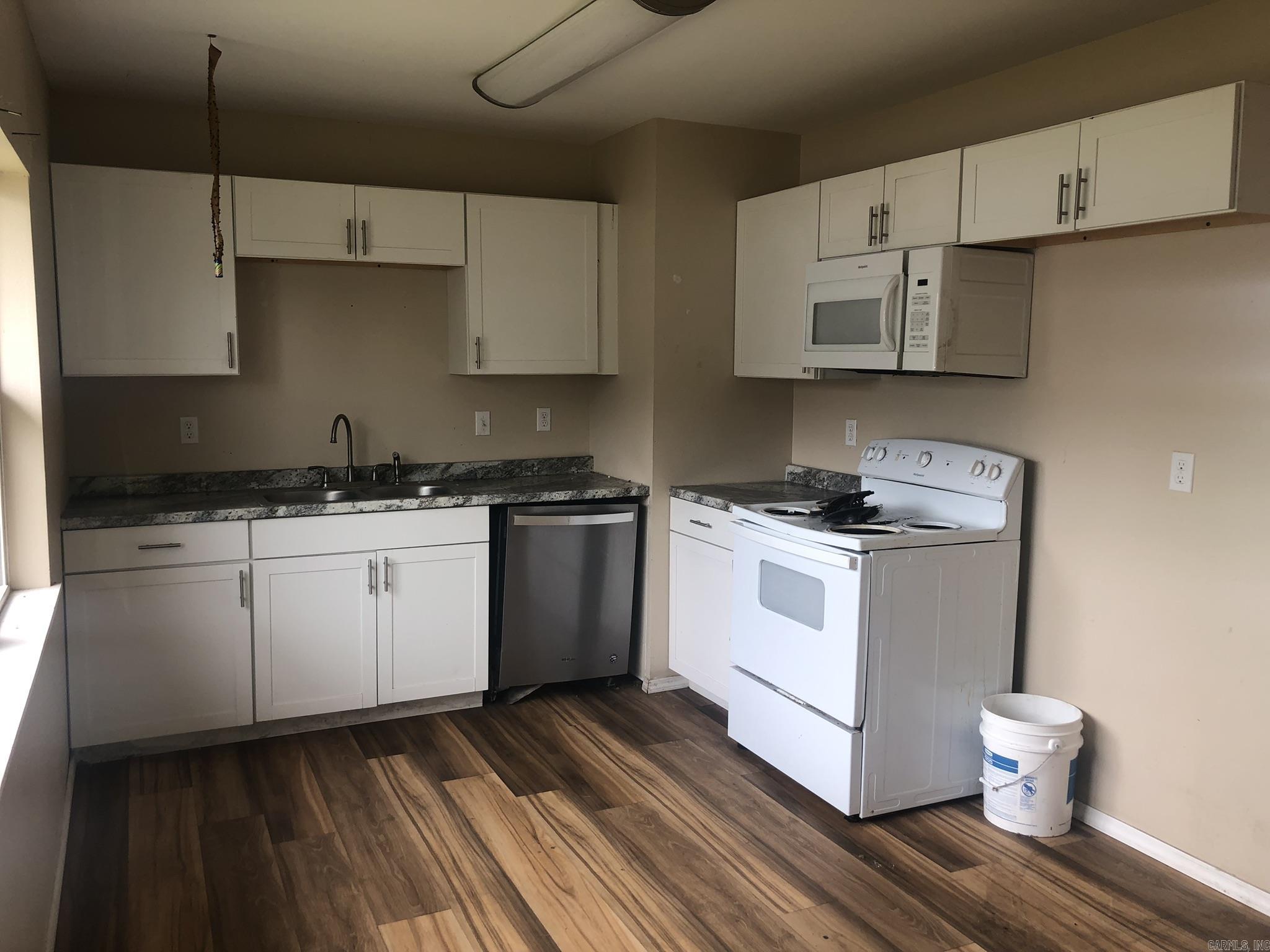 915 S 5th  Dardanelle, AR