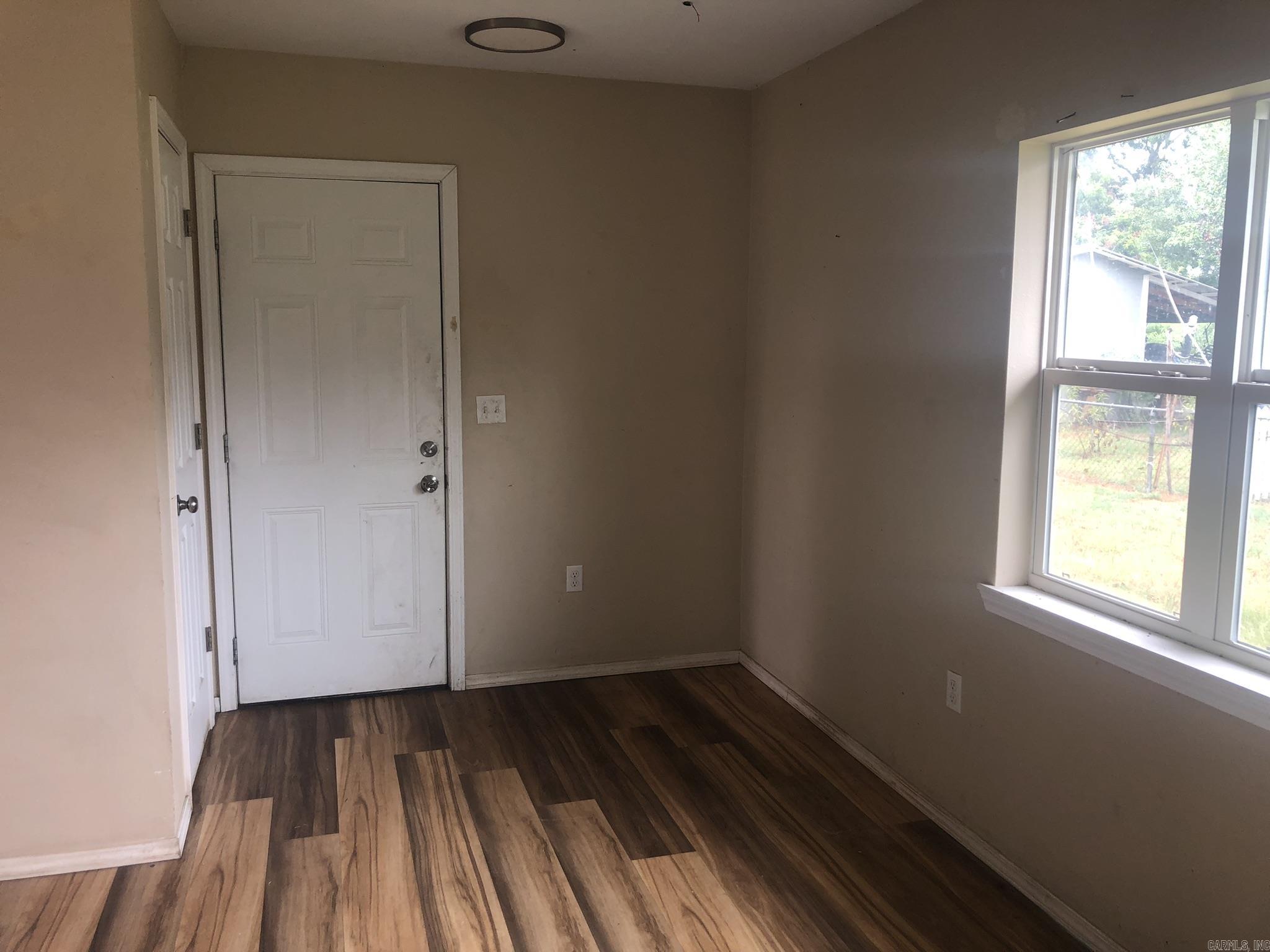 915 S 5th  Dardanelle, AR