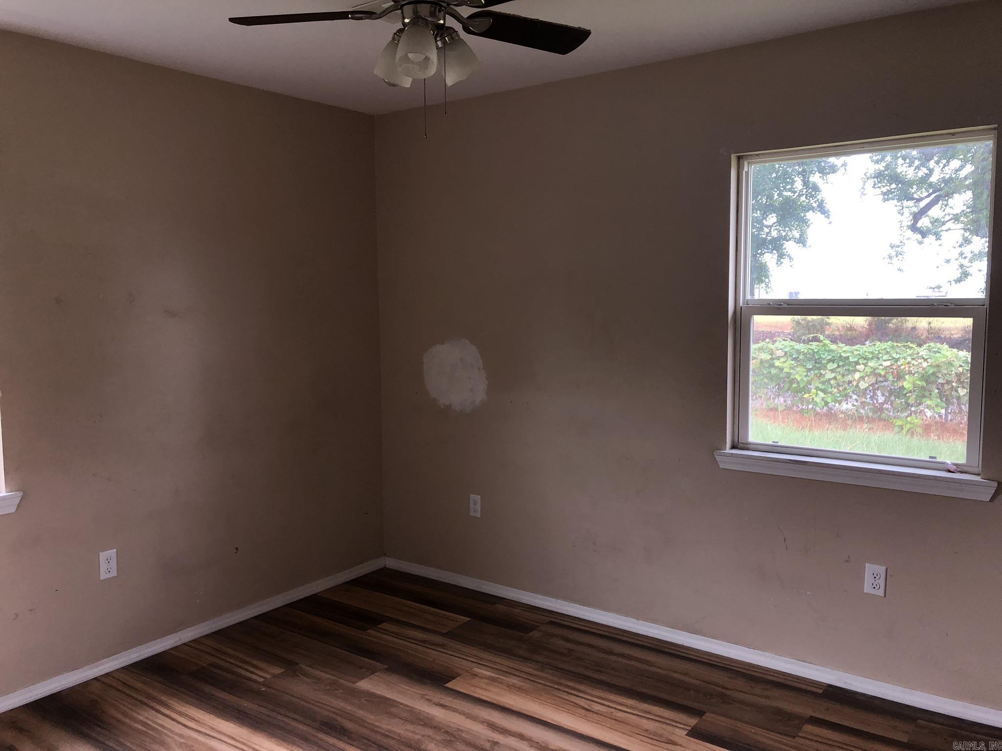 915 S 5th  Dardanelle, AR