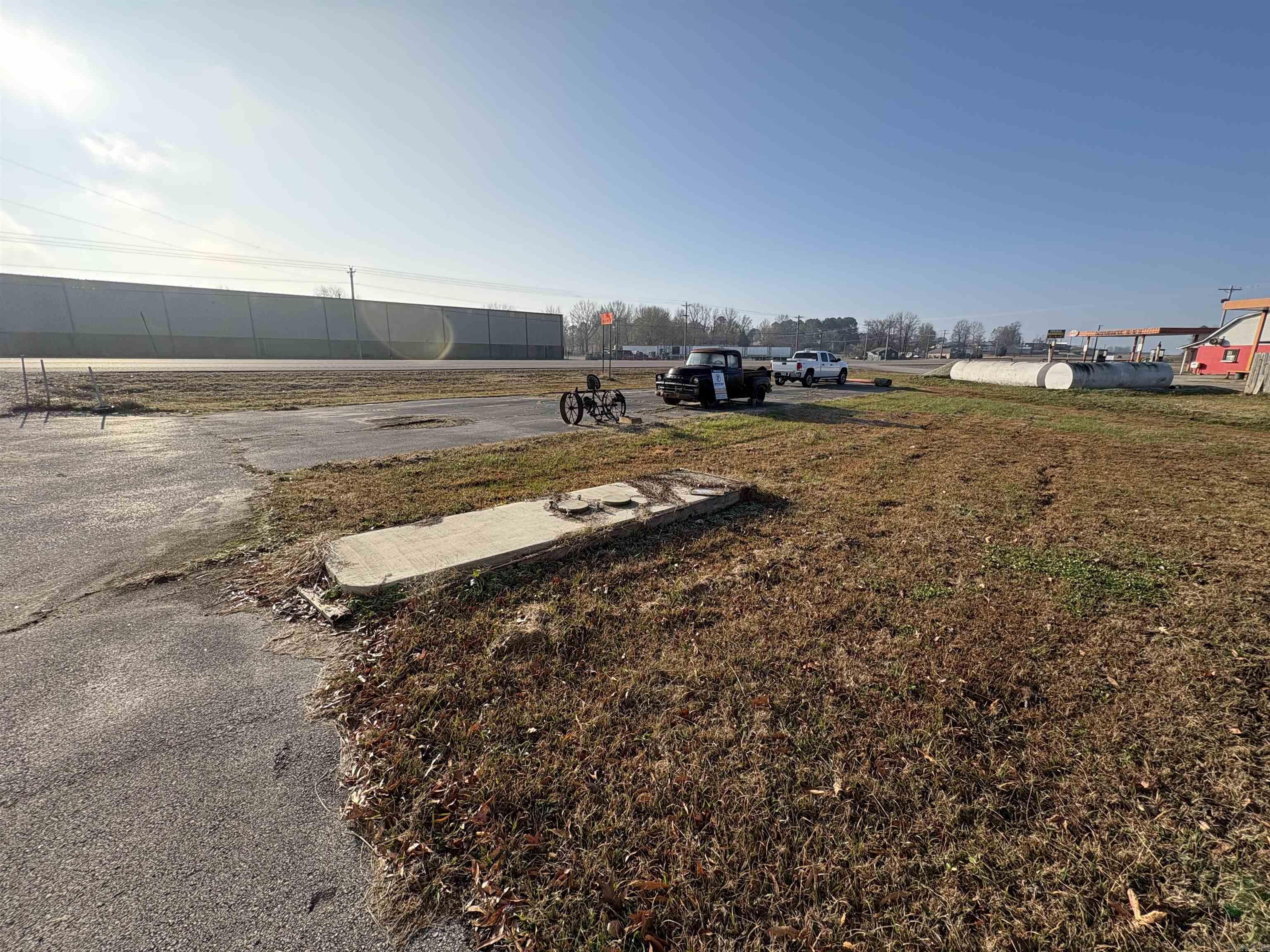 2819 N HWY 49  Paragould, AR