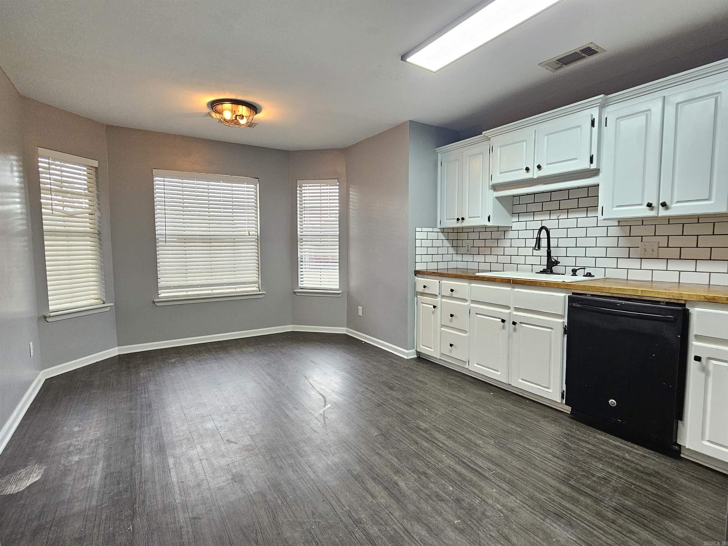 22 Applewood Dr.  Cabot, AR