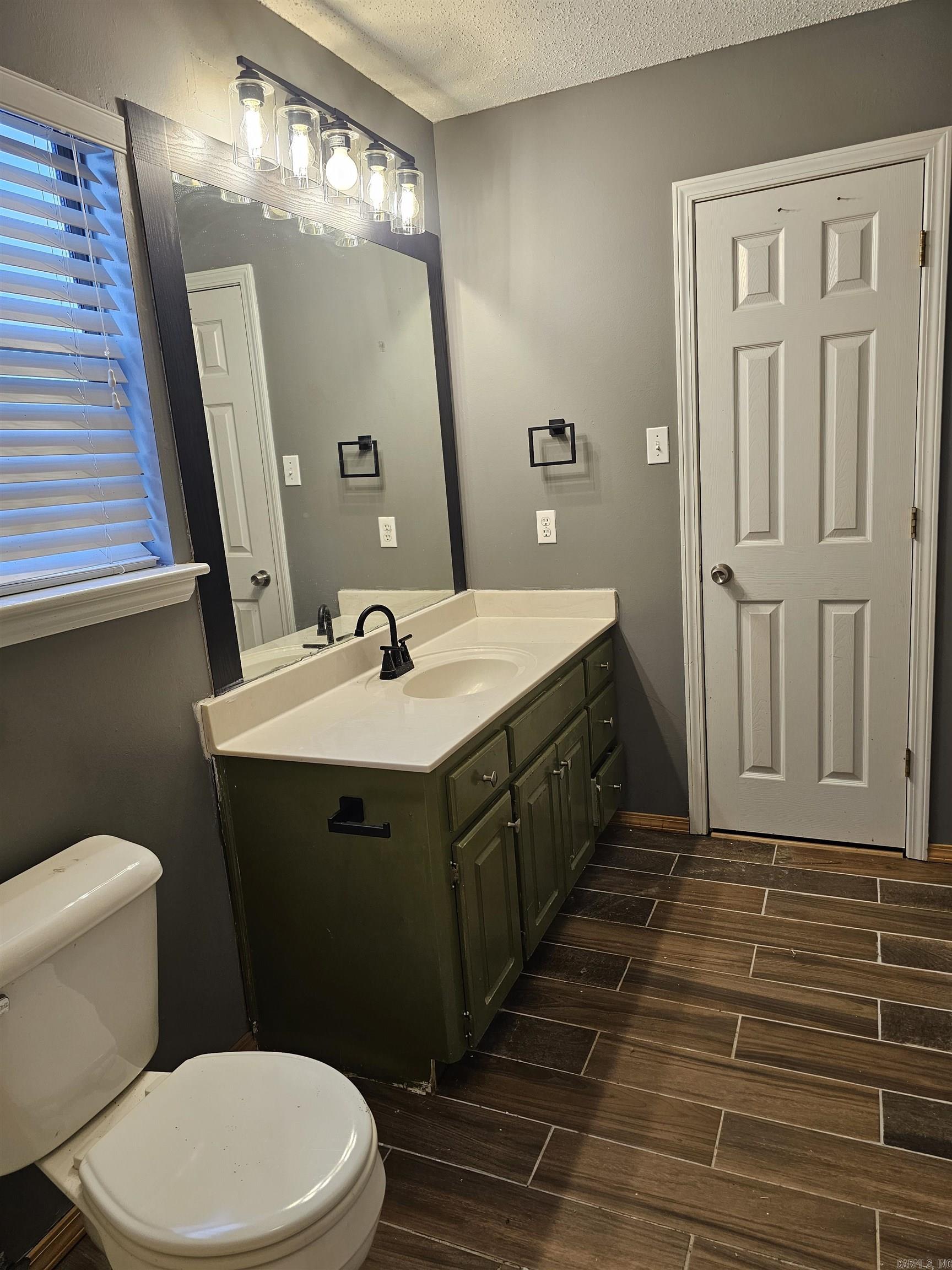 22 Applewood Dr.  Cabot, AR