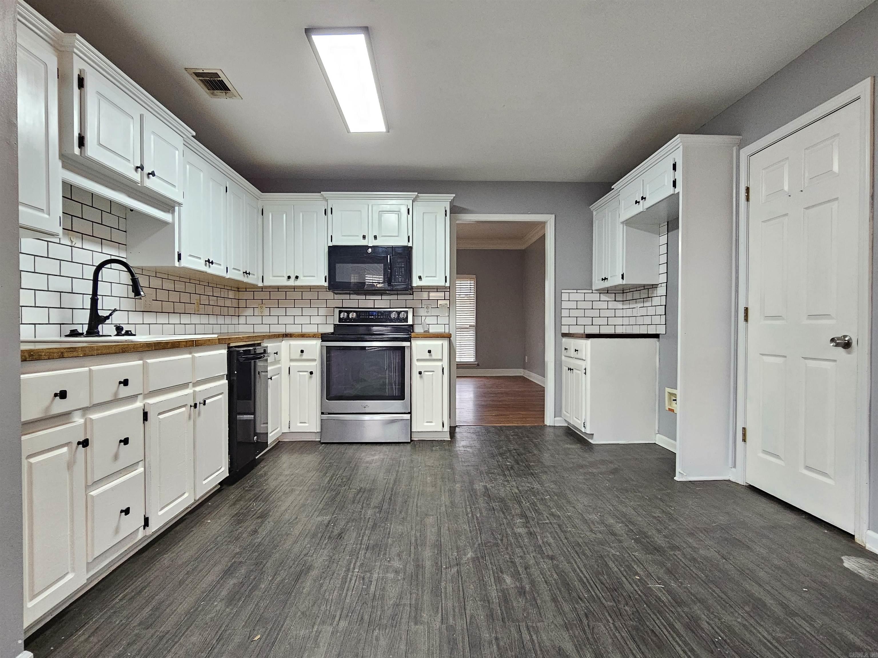 22 Applewood Dr.  Cabot, AR