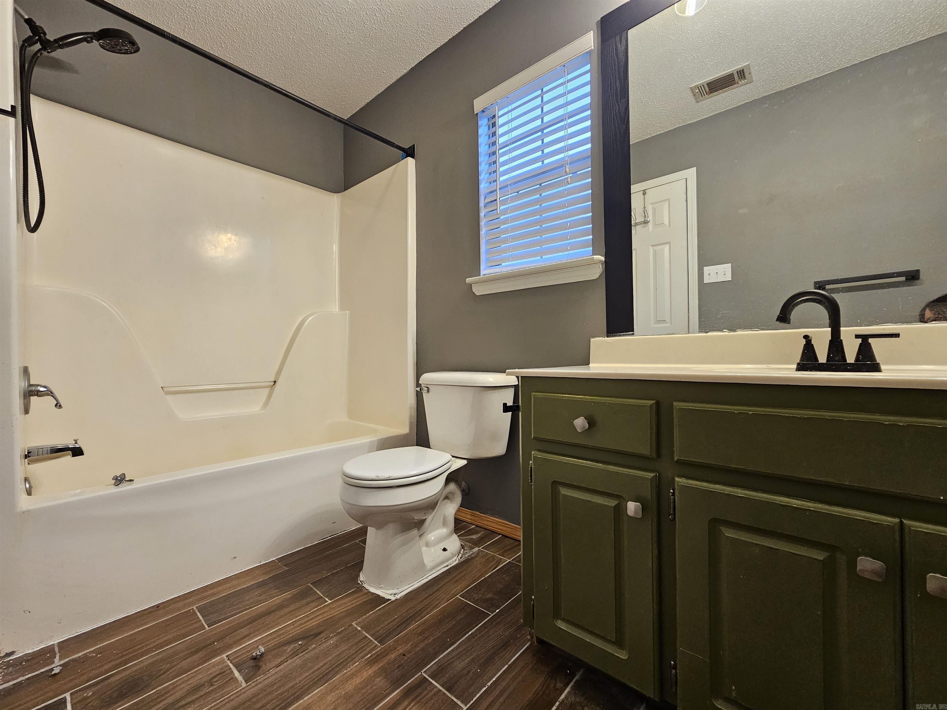 22 Applewood Dr.  Cabot, AR